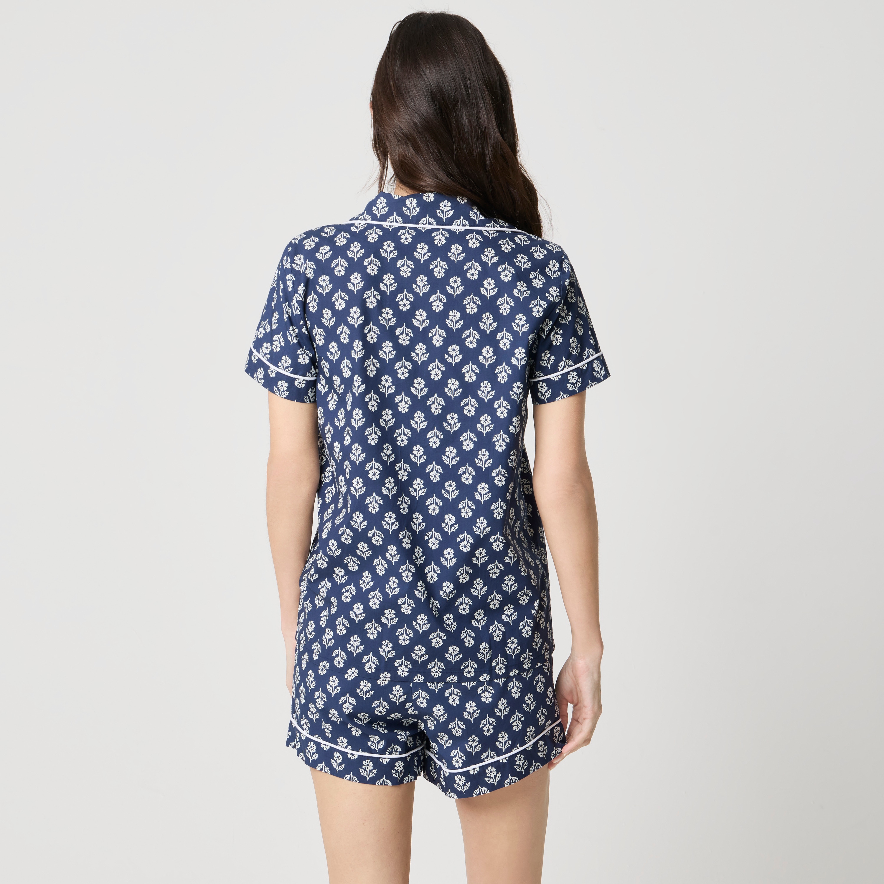 Short-sleeve top and short pajama set