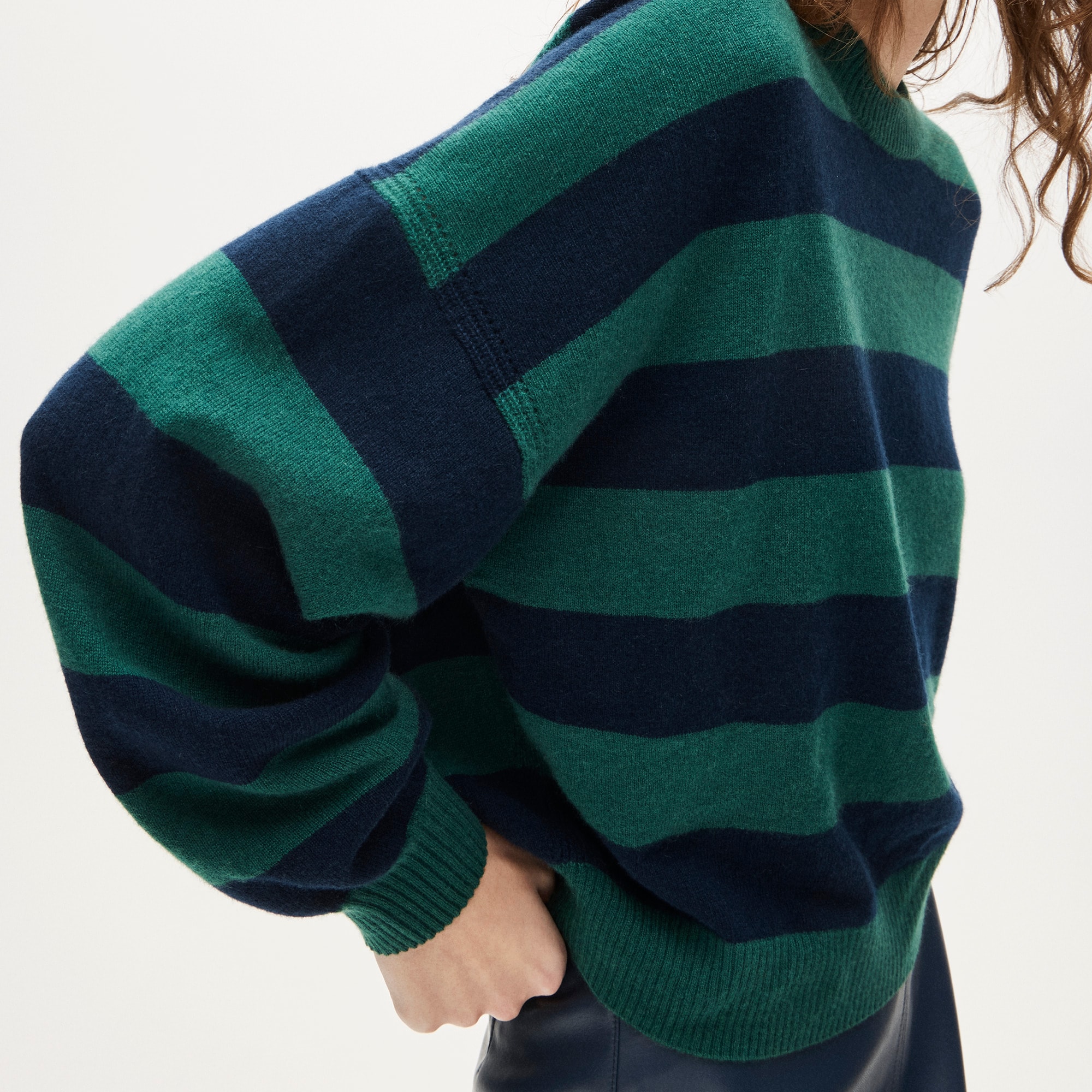Cashmere blouson-sleeve sweater in stripe
