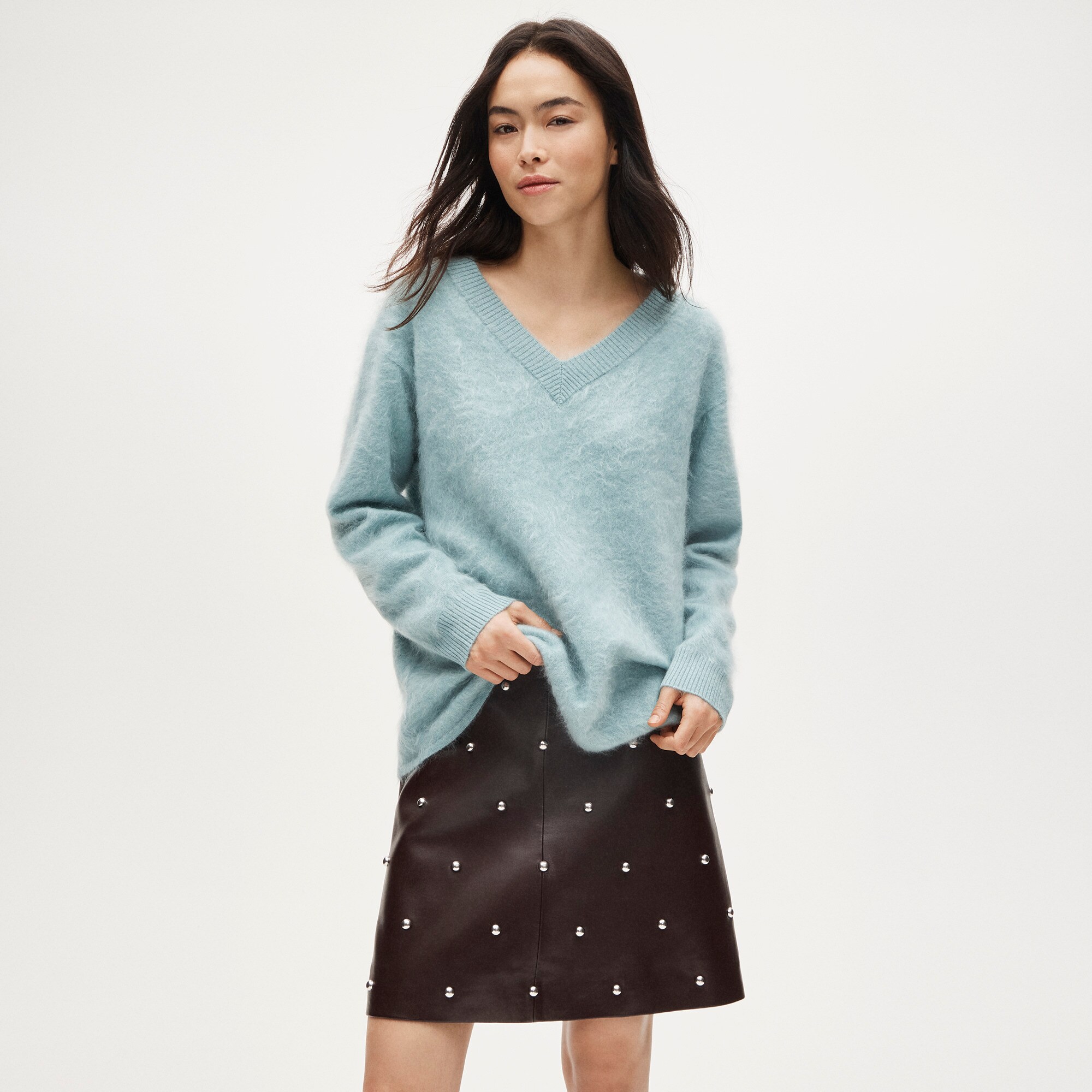Brushed cashmere relaxed V-neck sweater