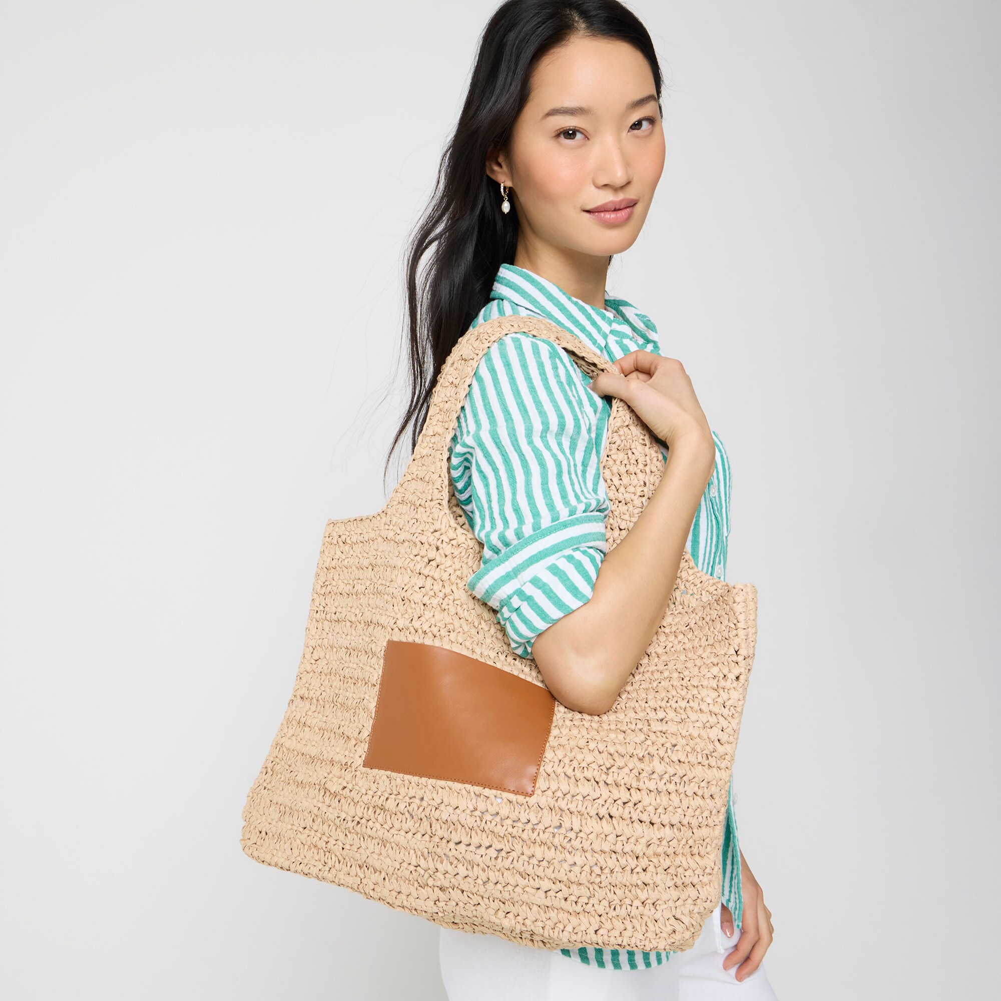 Packable straw tote bag
