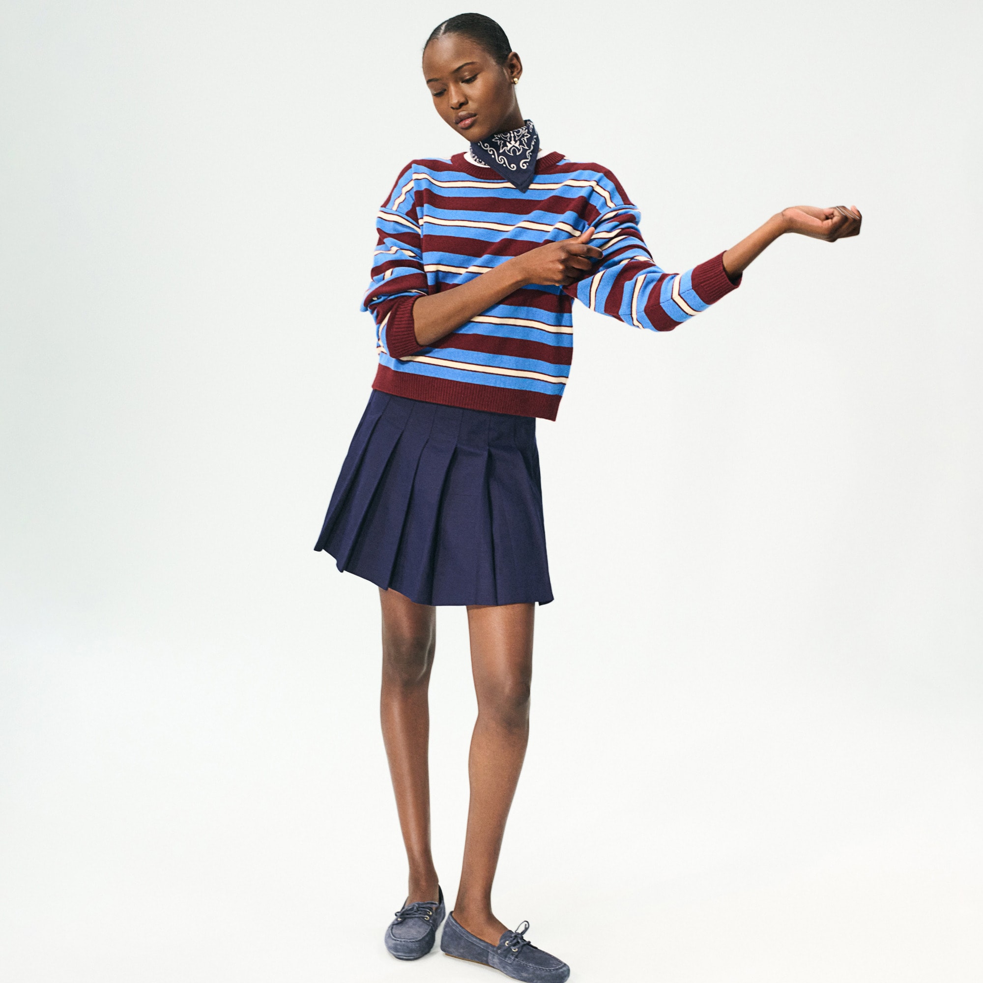 Perfect cashmere crewneck sweater in stripe