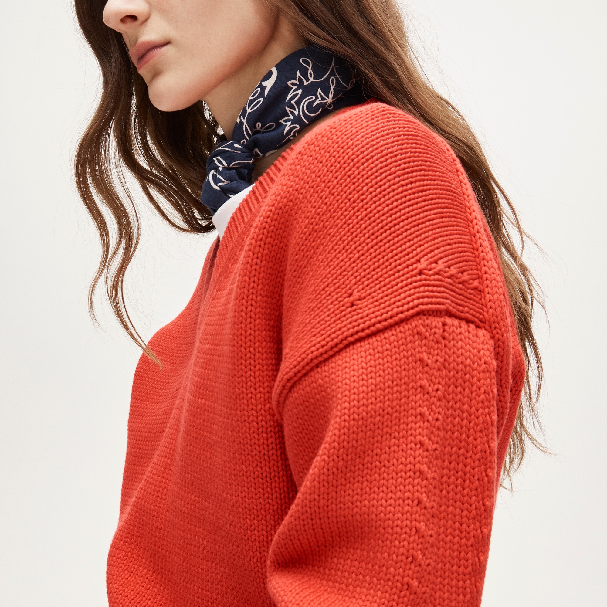 Cotton-blend V-neck pullover sweater - image 4