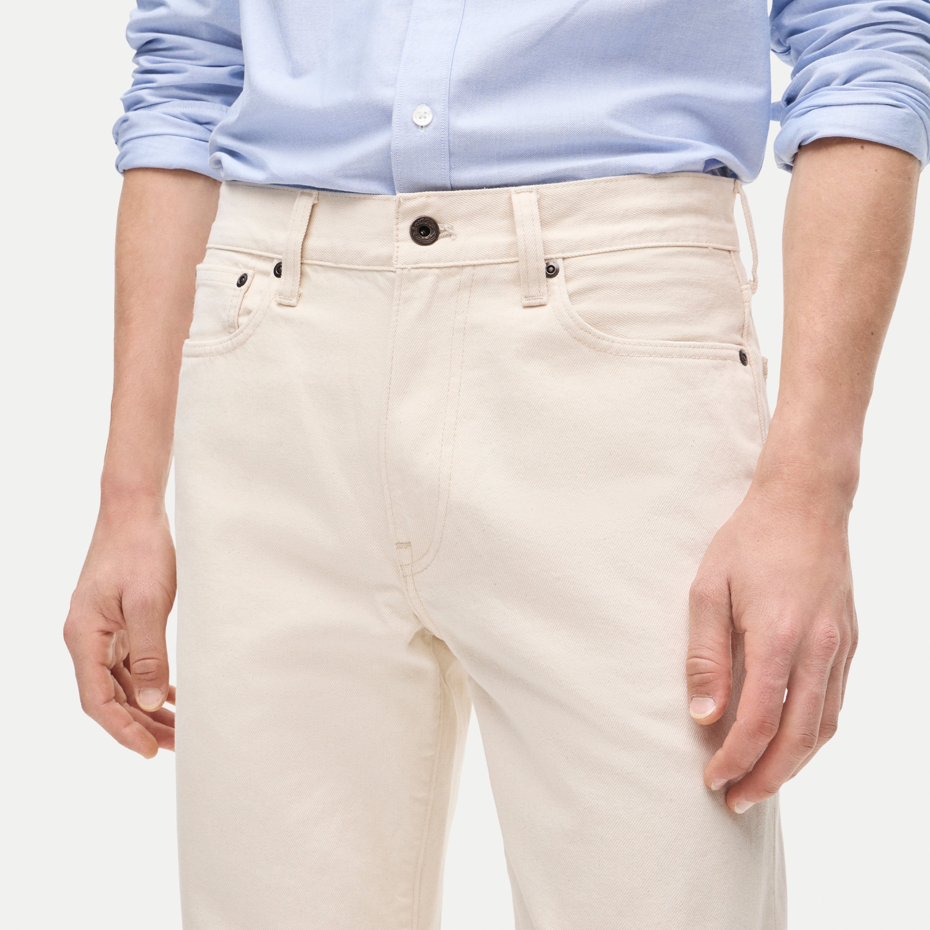 Classic Straight jean in natural seeded denim