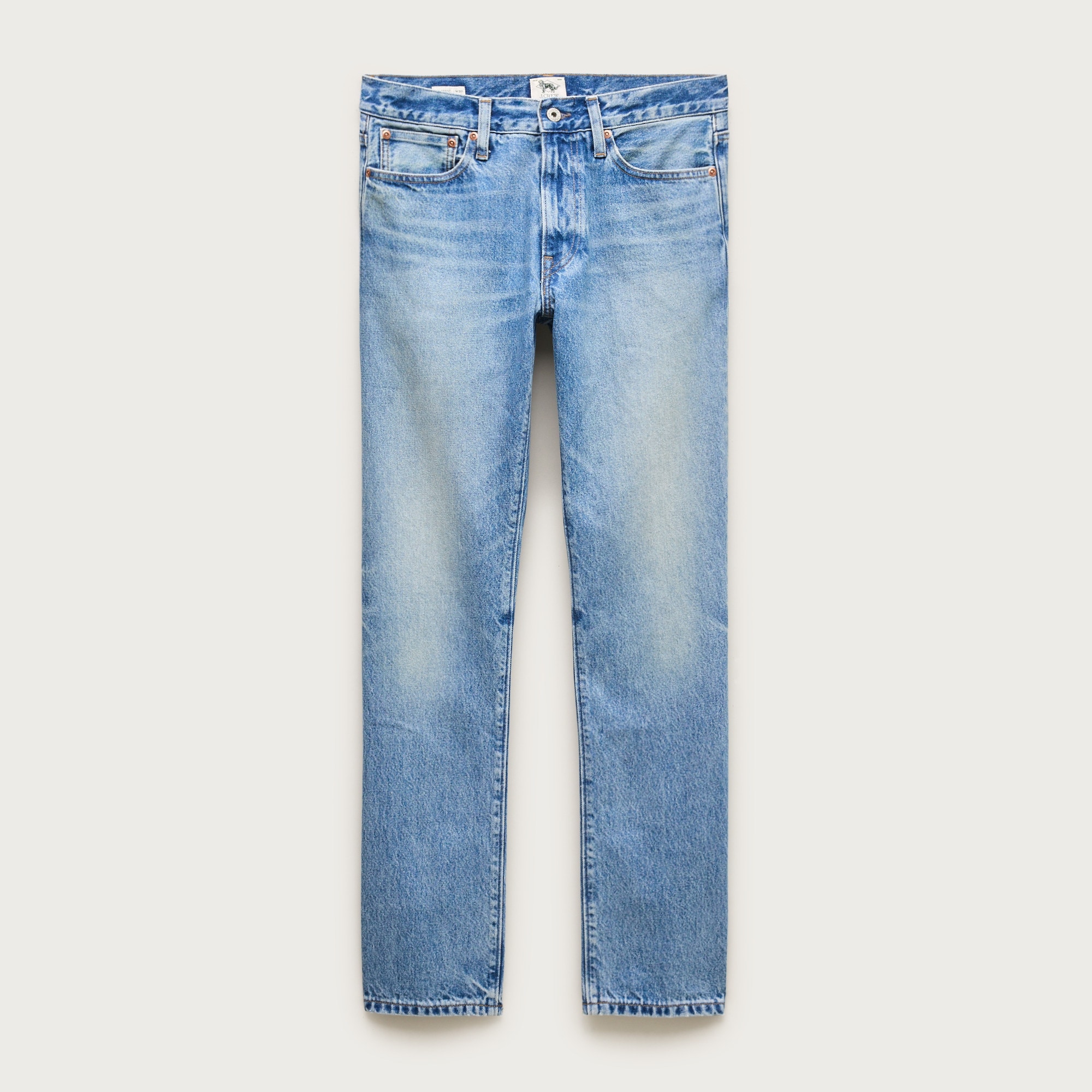  770&trade; Straight-fit jean in light wash