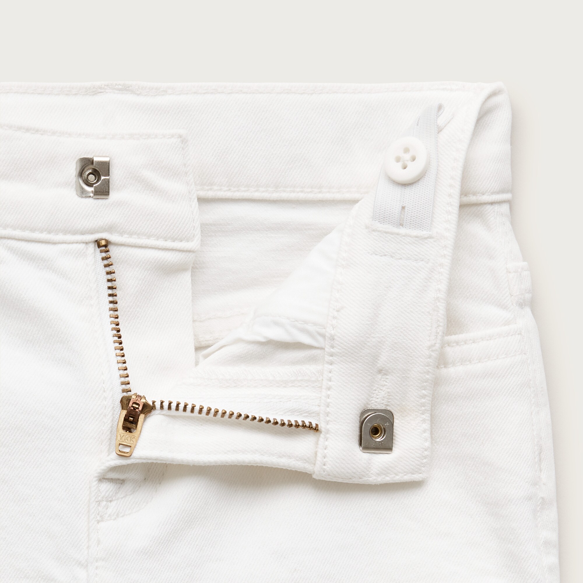 Girls' cuffed denim short in white