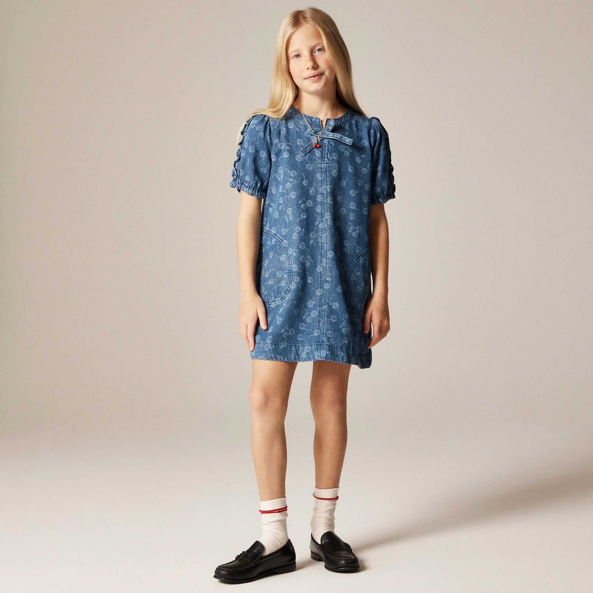 Girls' puff-sleeve cherry dress in drapey denim