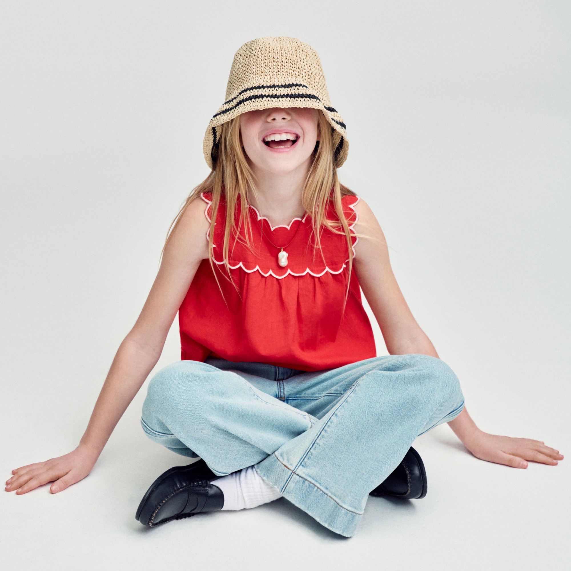 Girls' scallop-trim top in linen blend