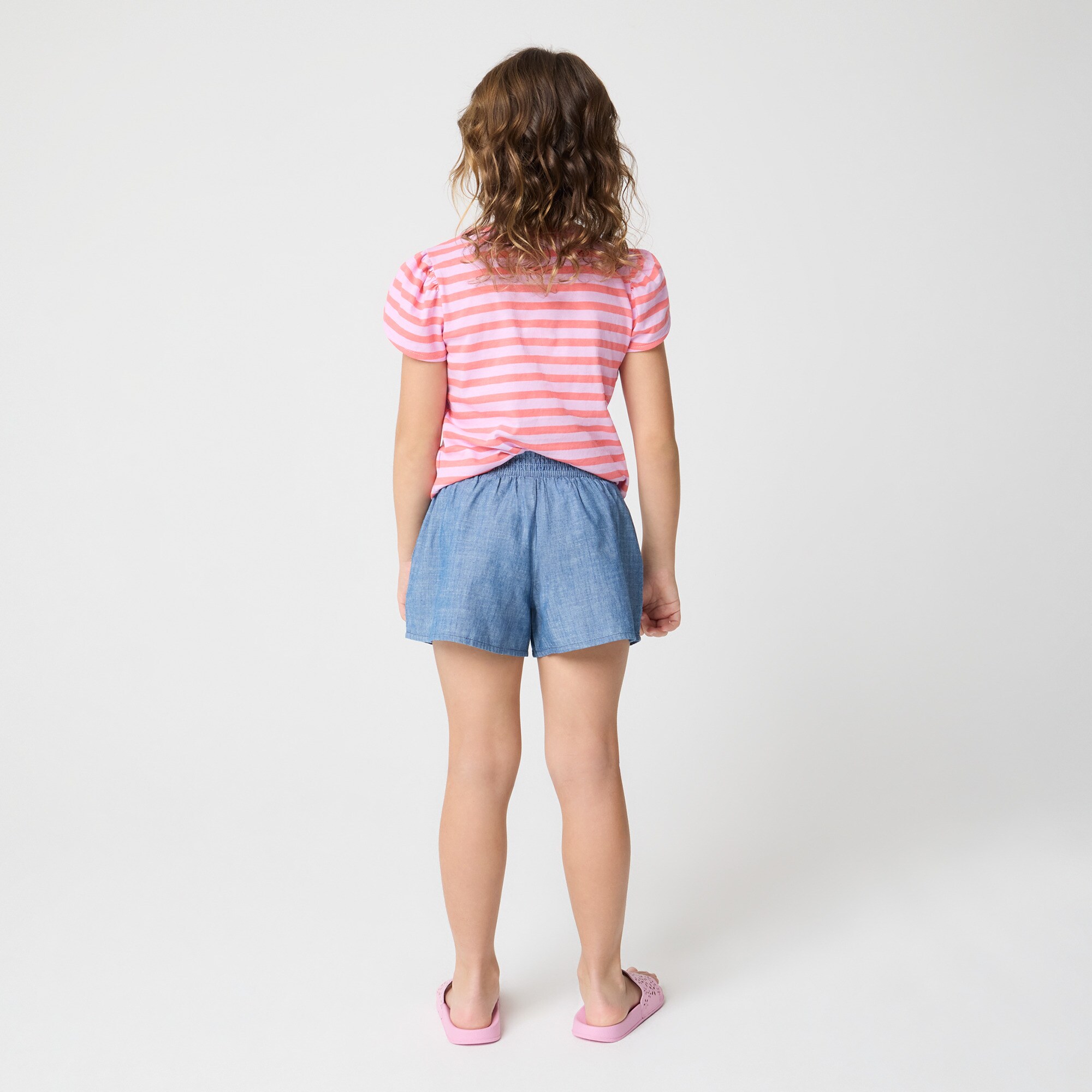 Girls' chambray smocked pull-on short
