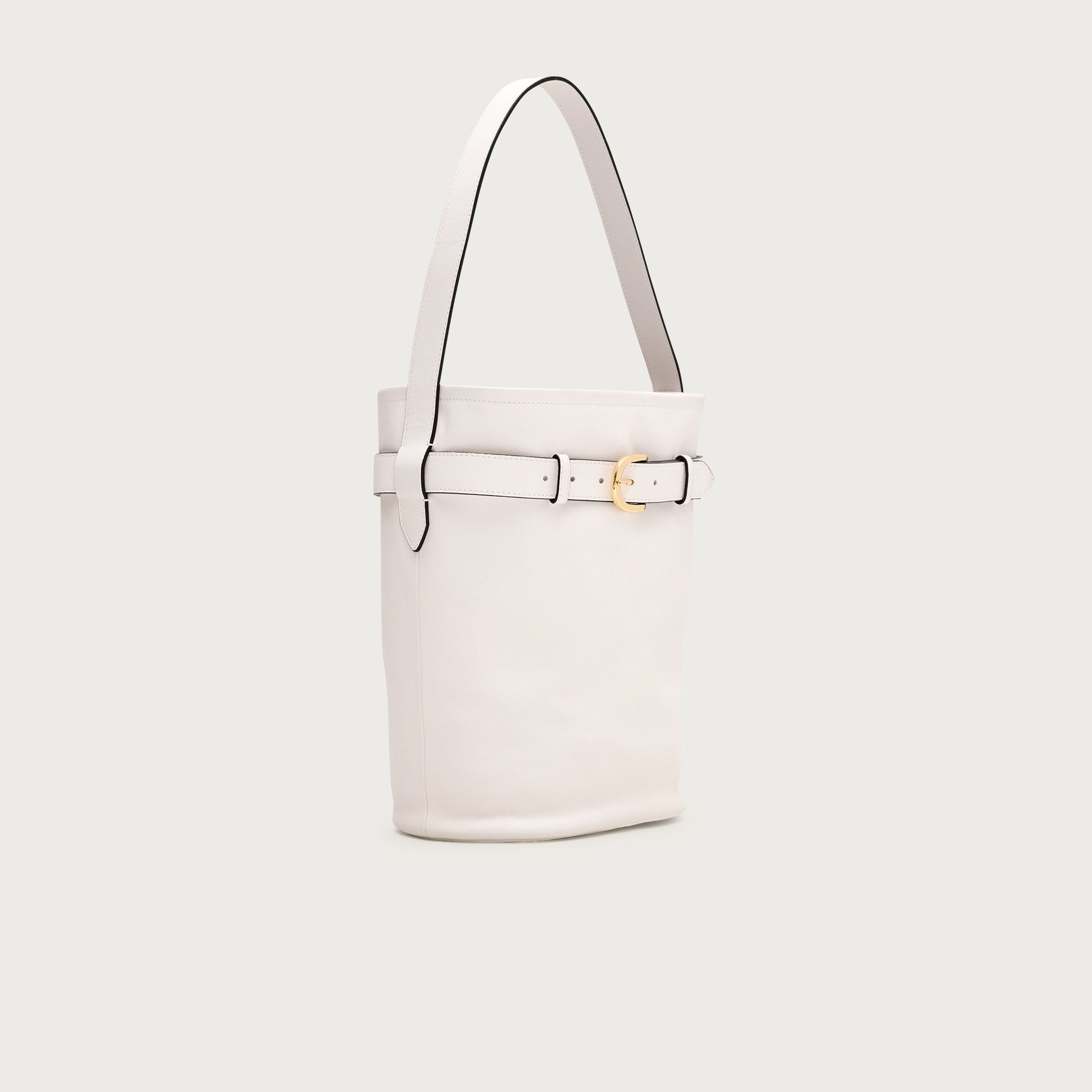 Berkeley belted bucket bag in leather