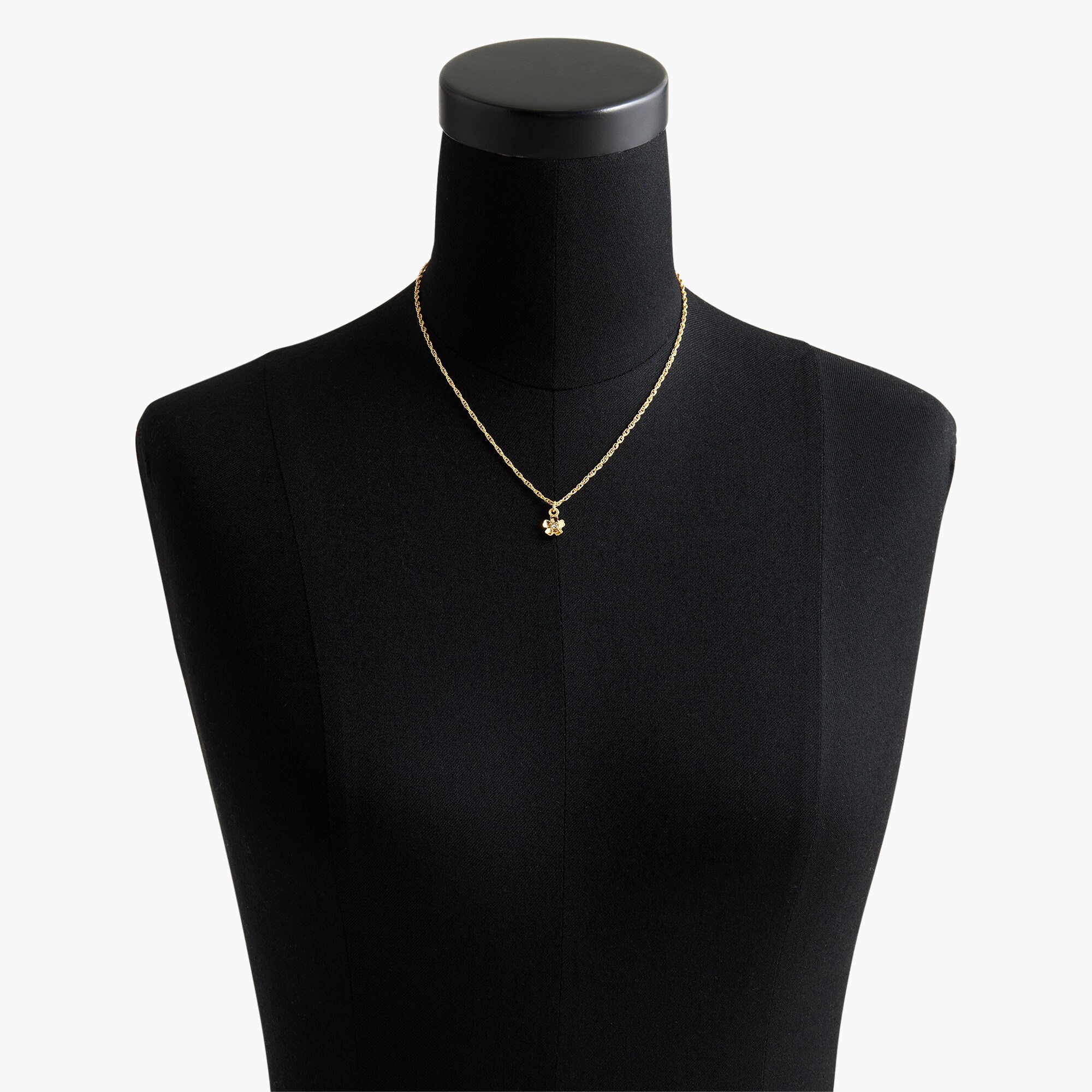 Floral pendant necklace