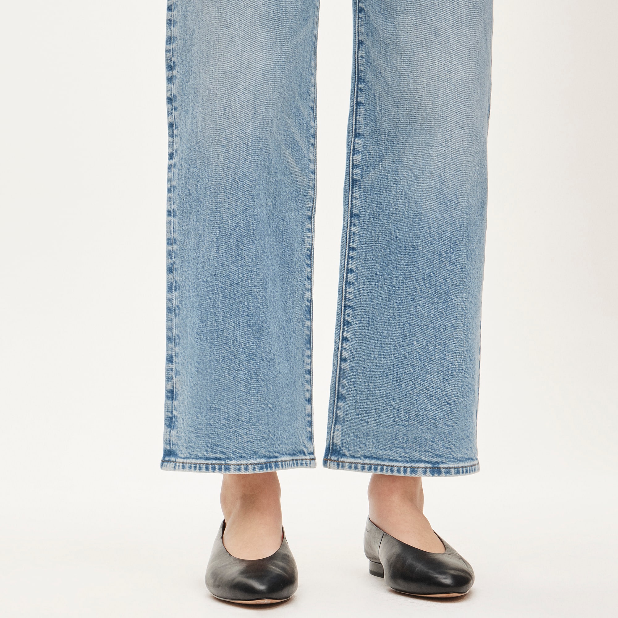 Slim-wide jean in semi-stretch - image 4