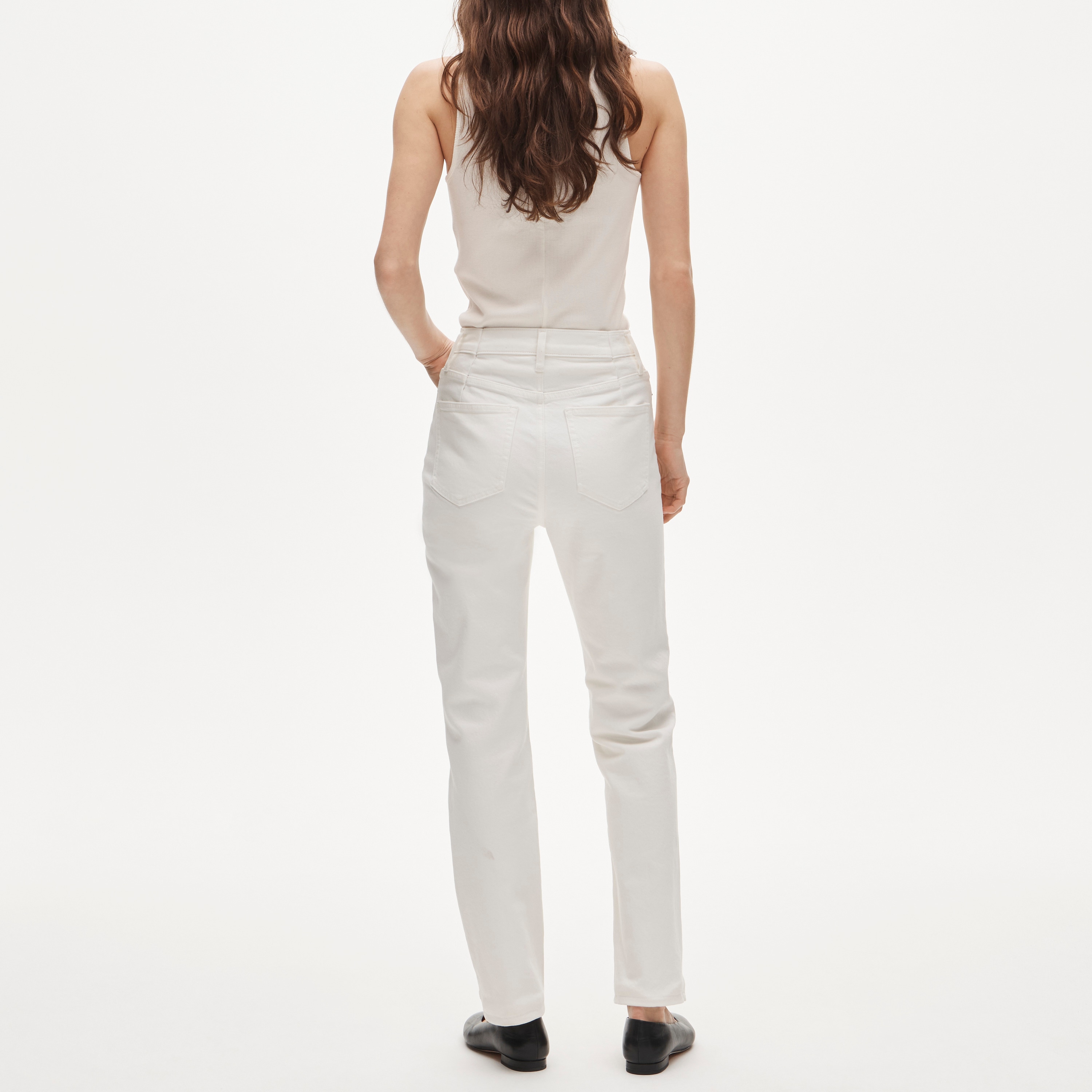 Nipped straight jean in stretch