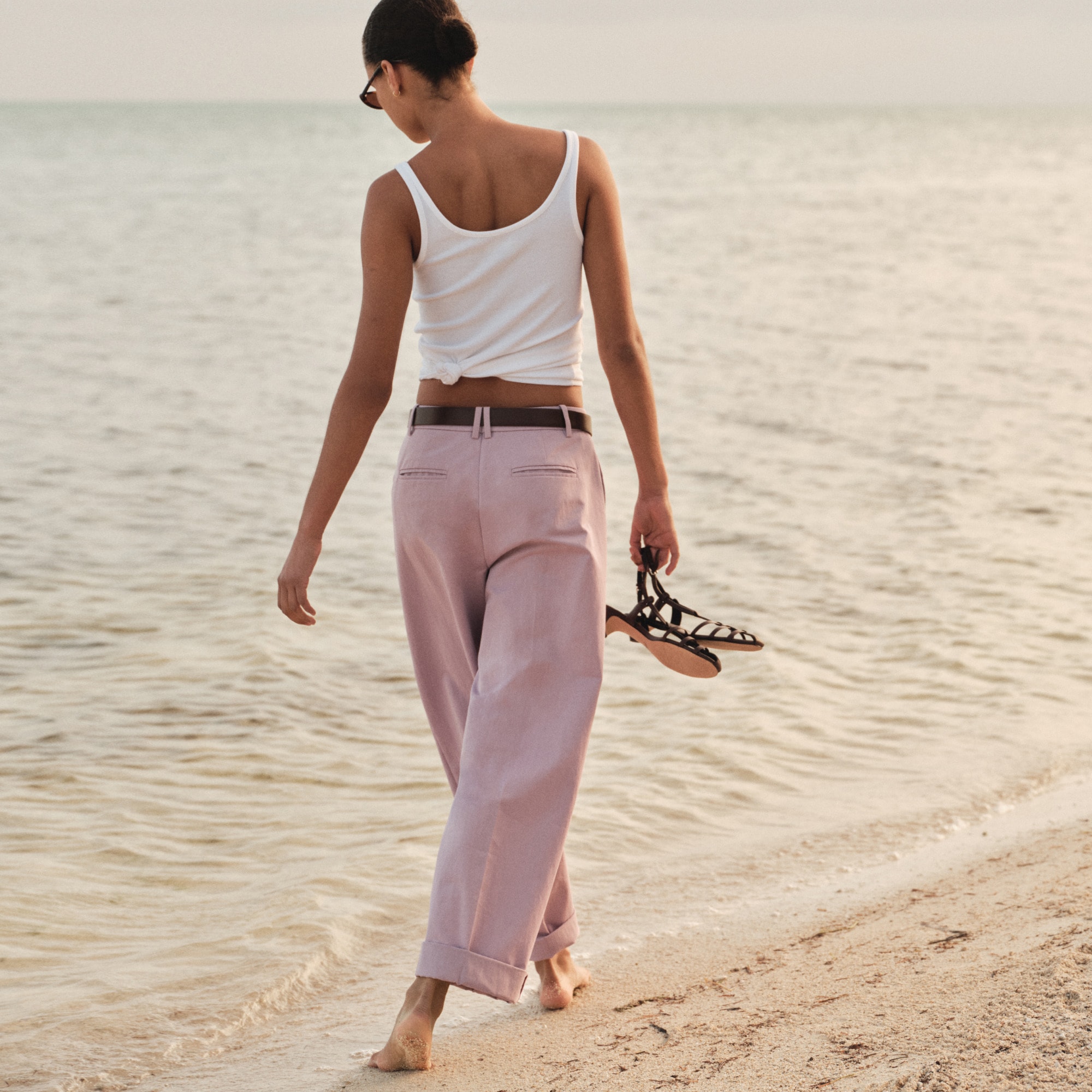 Wide-leg pleated pant
