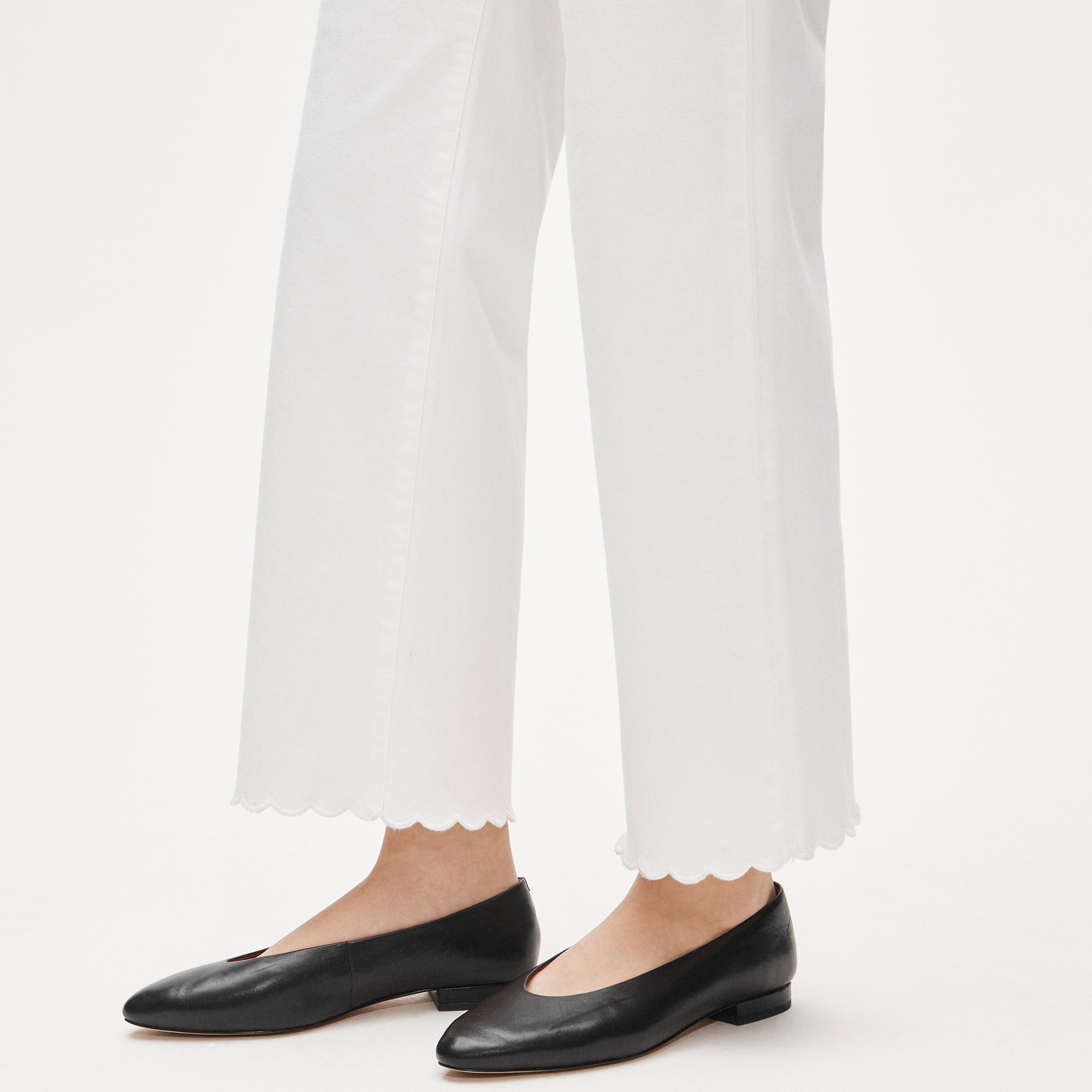 Scallop-trim slim-wide jean