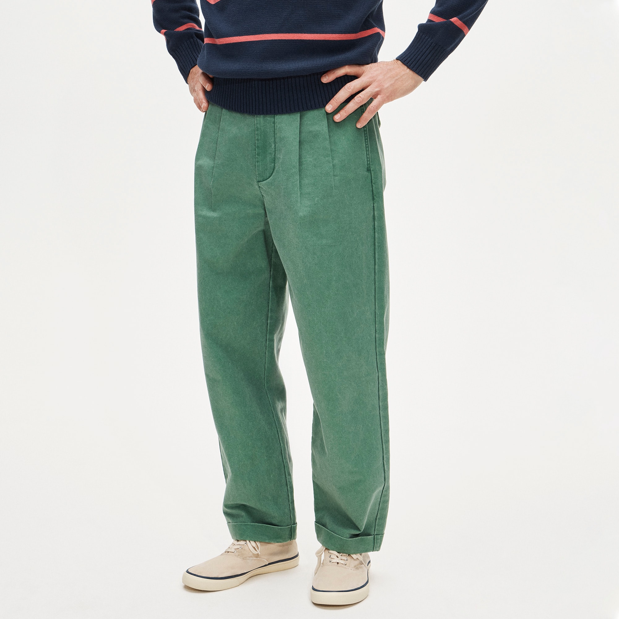 Relaxed-fit double-pleated chino pant in cotton