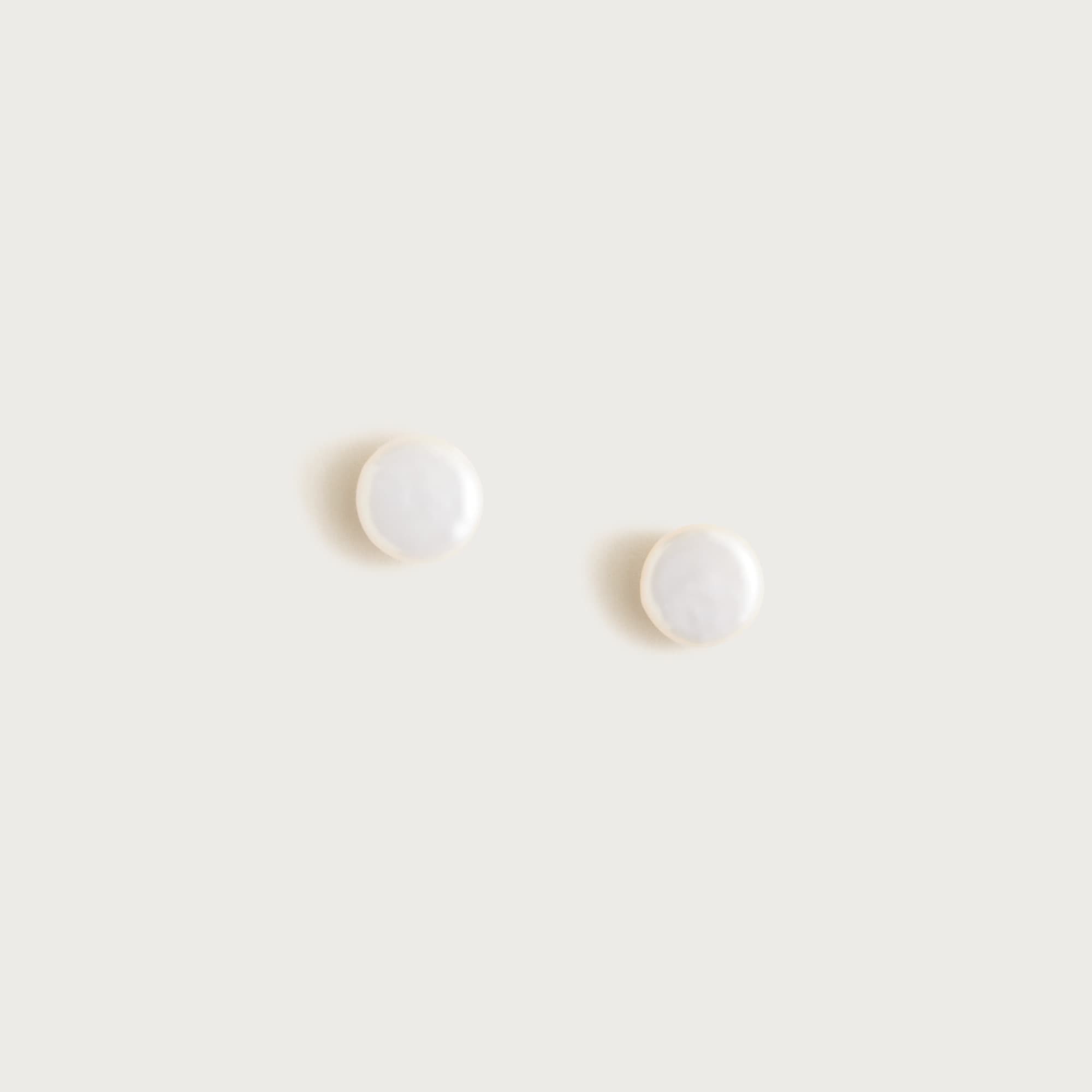 womens Freshwater pearl stud earrings