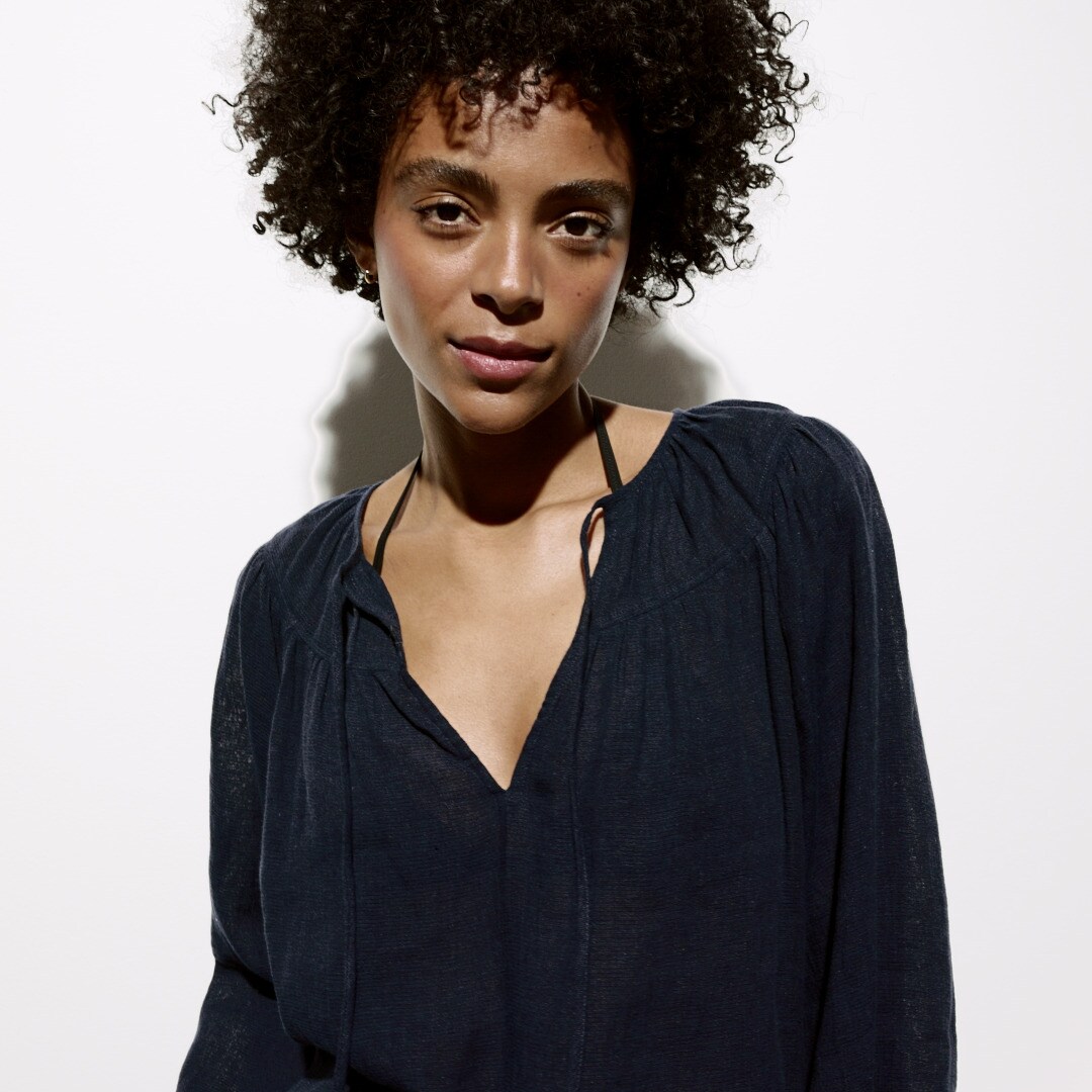 Long-sleeve tunic top in linen-cotton blend