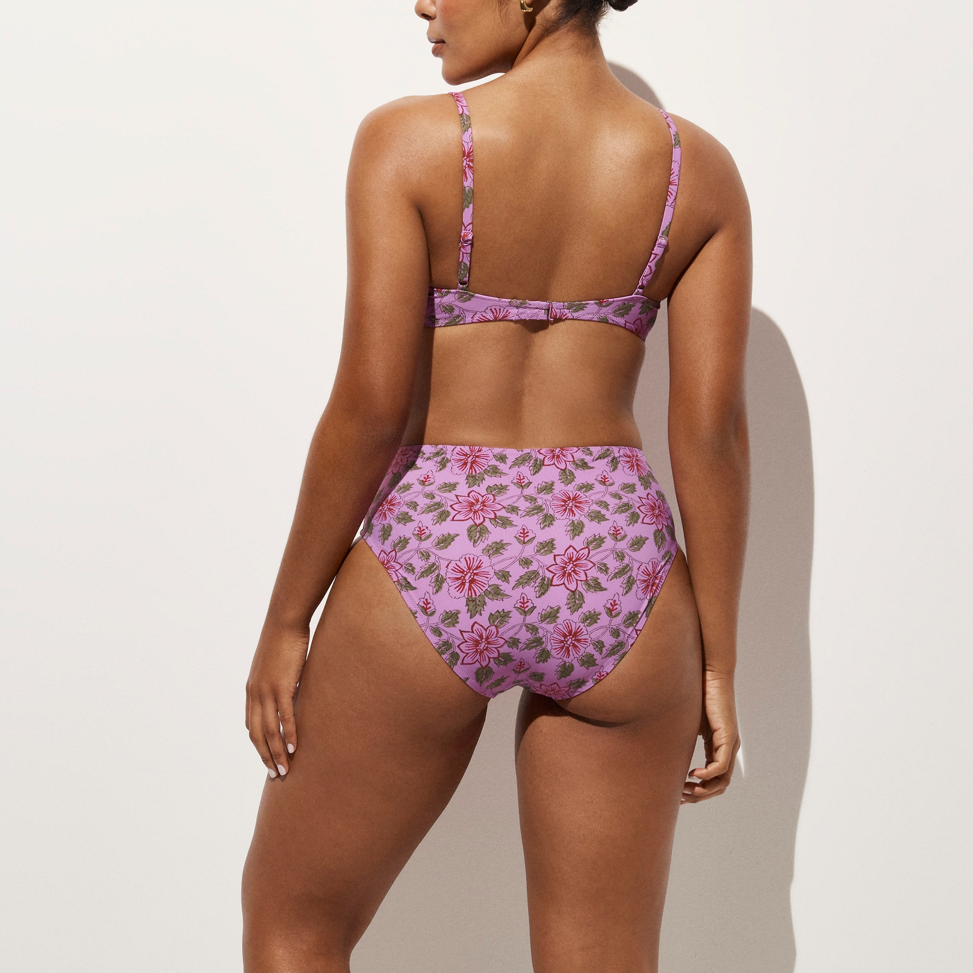 Ruched underwire bikini top in iris floral - image 4