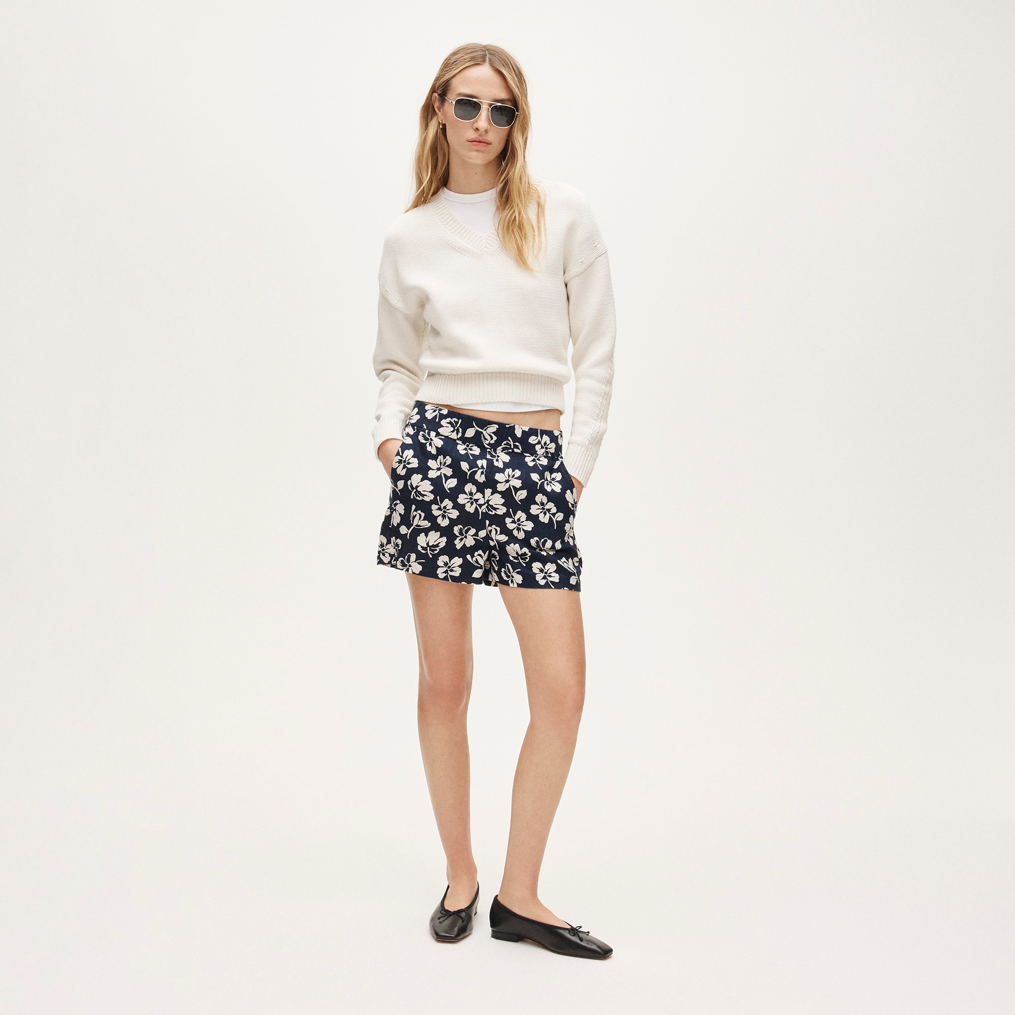Tropez short in linen floral - image 2