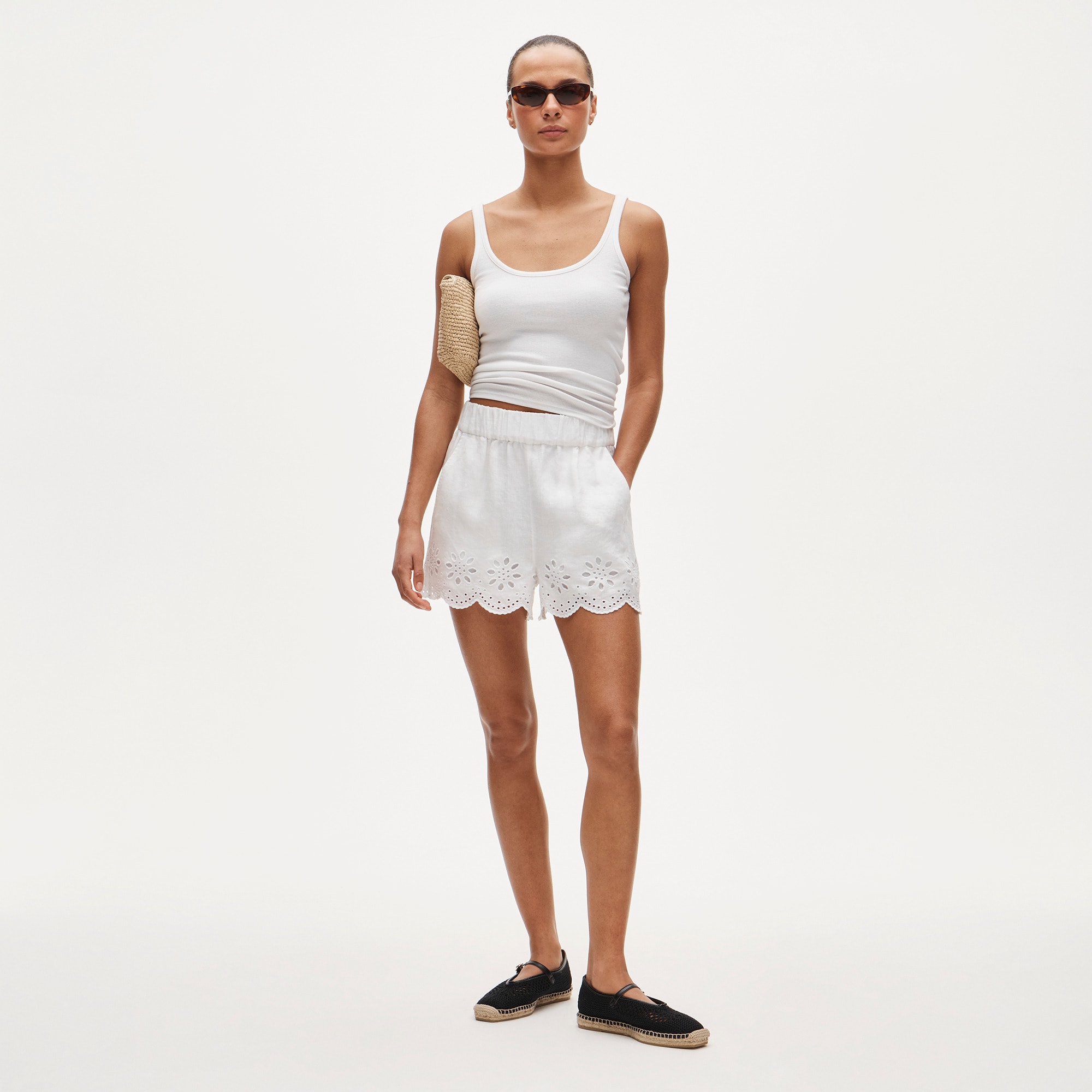 Tropez eyelet short in linen