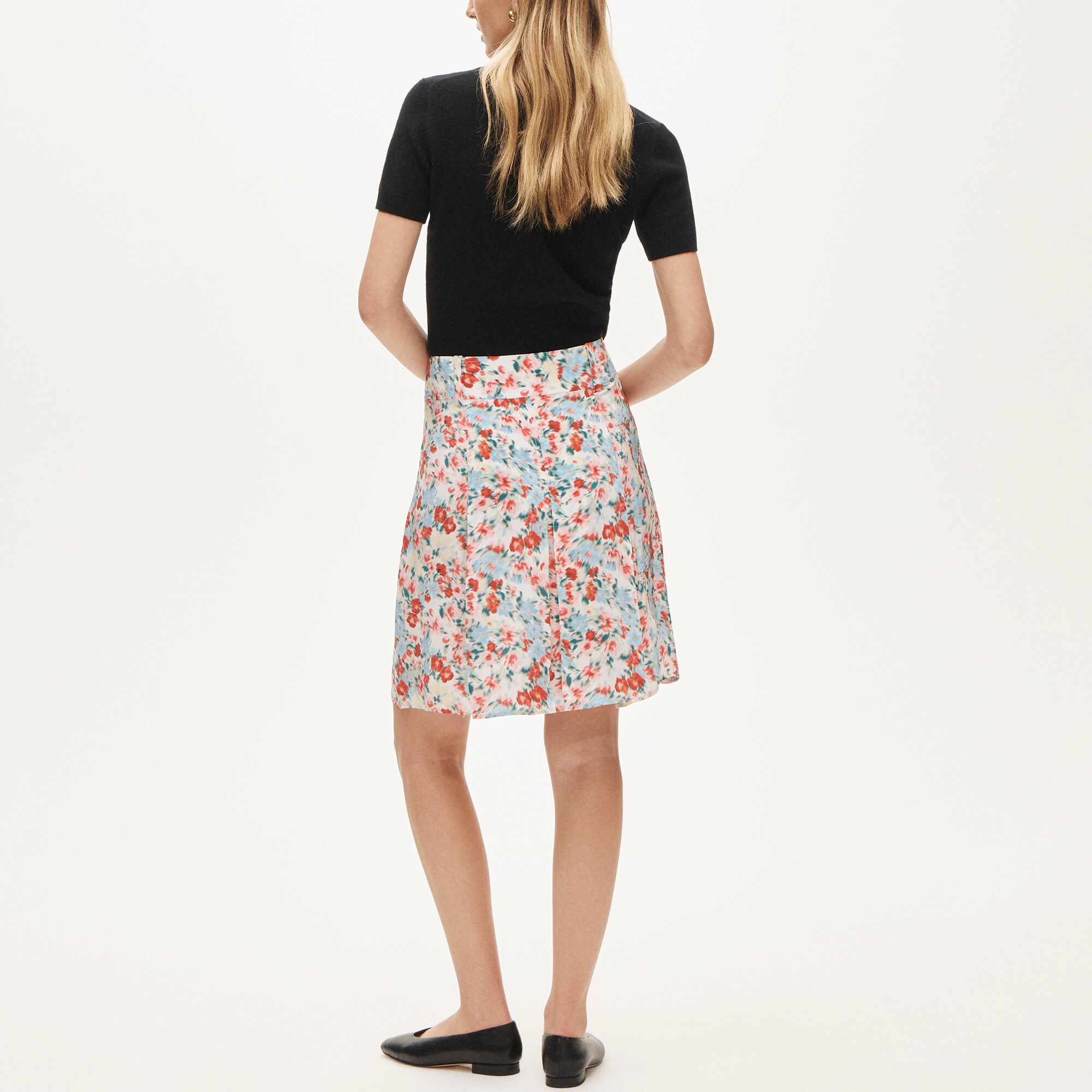 Pleated knee-length skirt in floral print