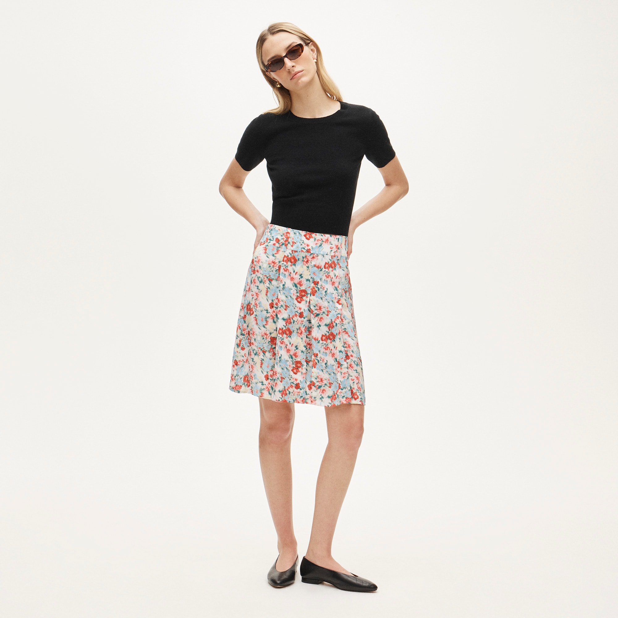  Pleated knee-length skirt in drapey viscose twill