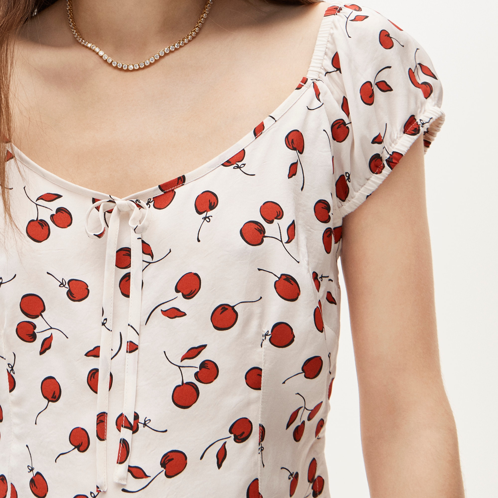 Cap-sleeve top in cherry print - image 4