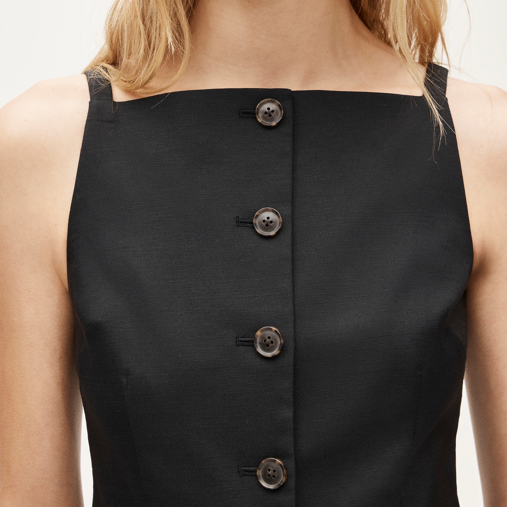 Button-up cutaway tank top in Gramercy linen blend