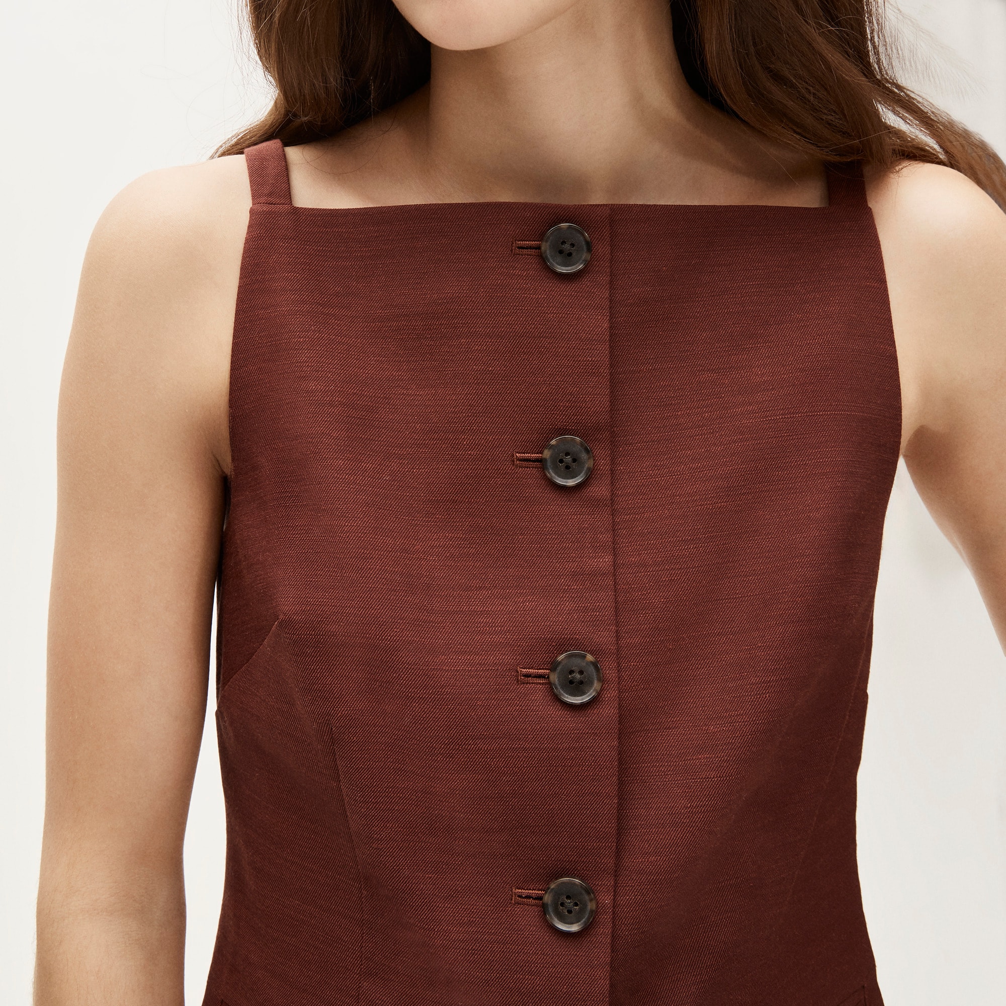 Button-up cutaway tank top in Gramercy linen blend