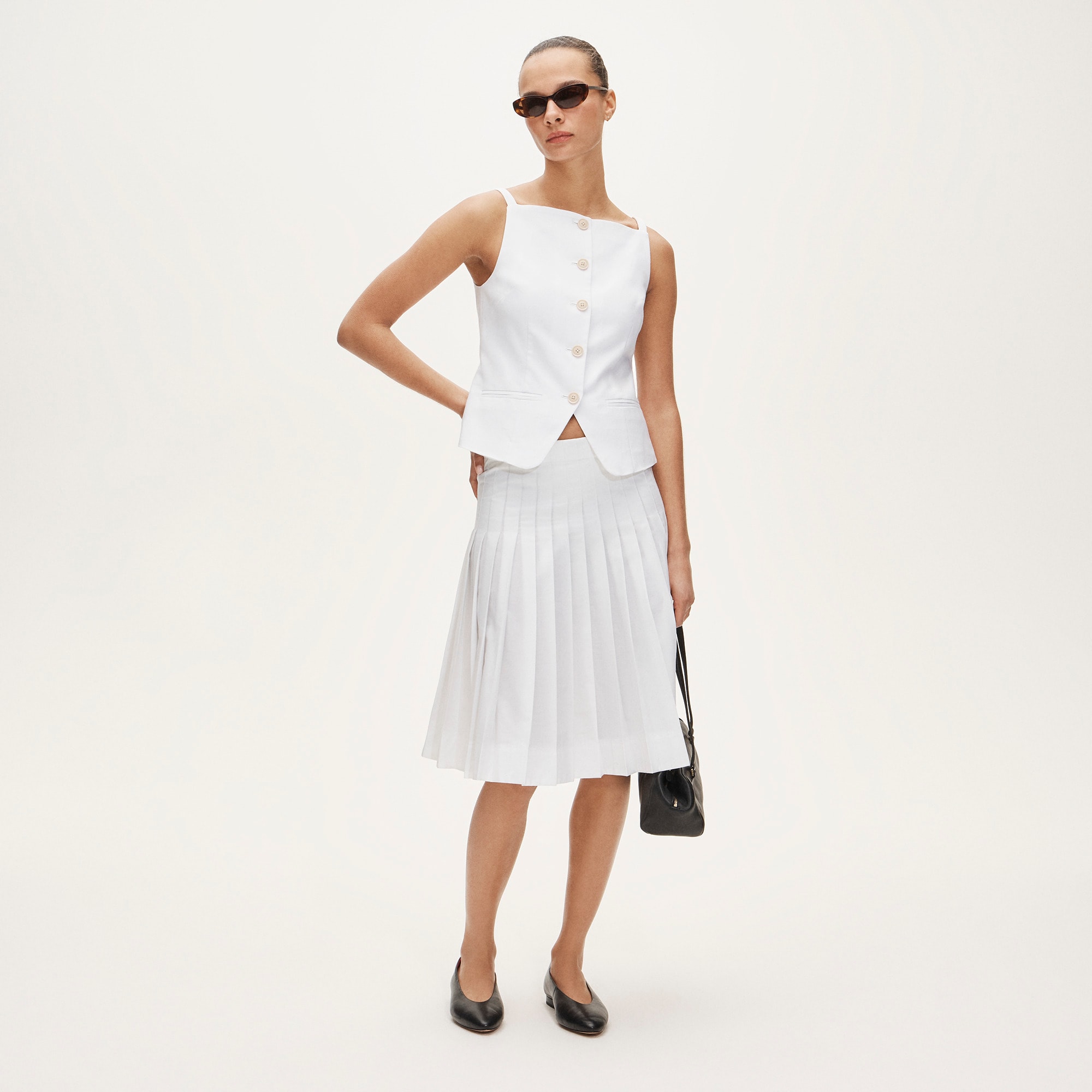 Button-up cutaway tank top in Gramercy linen blend