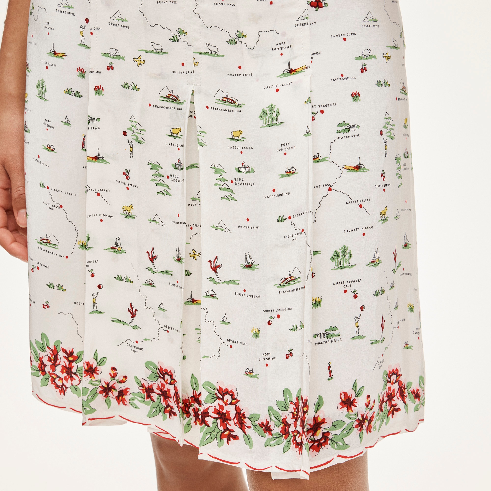 Pleated knee-length skirt in map print