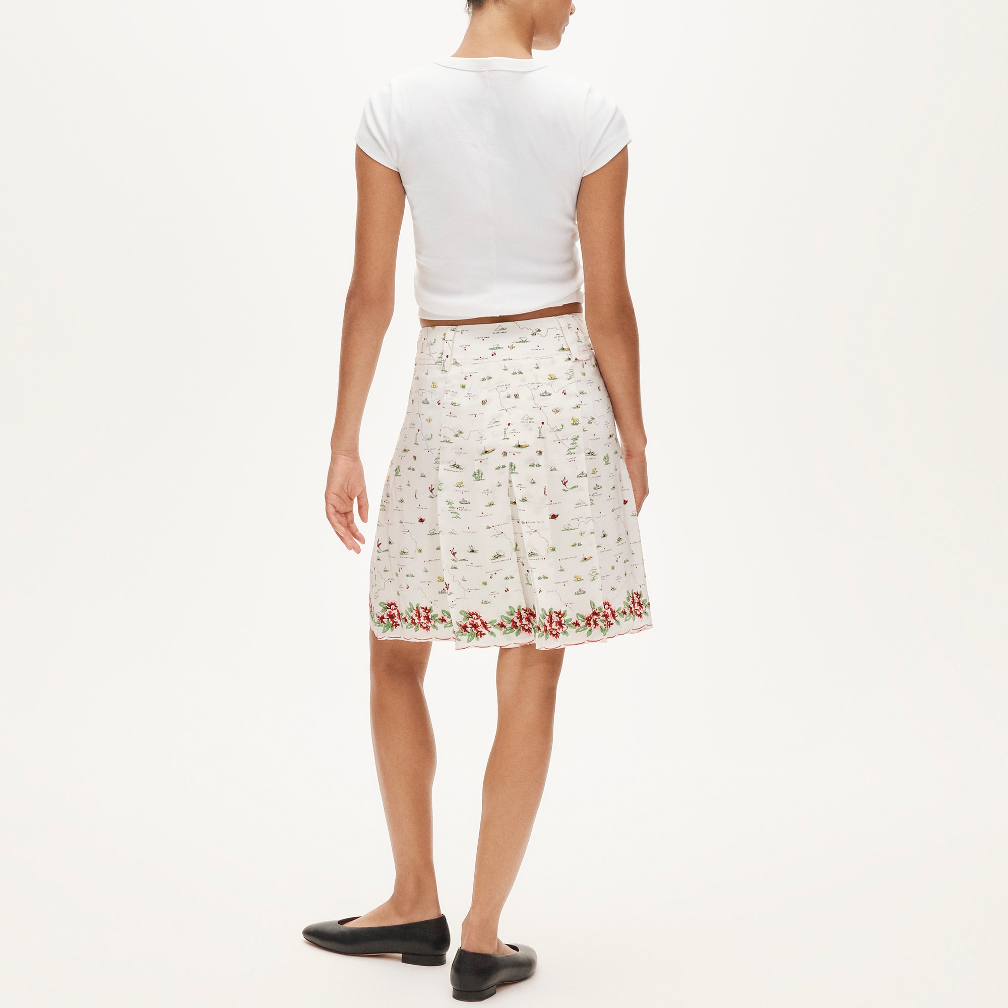 Pleated knee-length skirt in map print