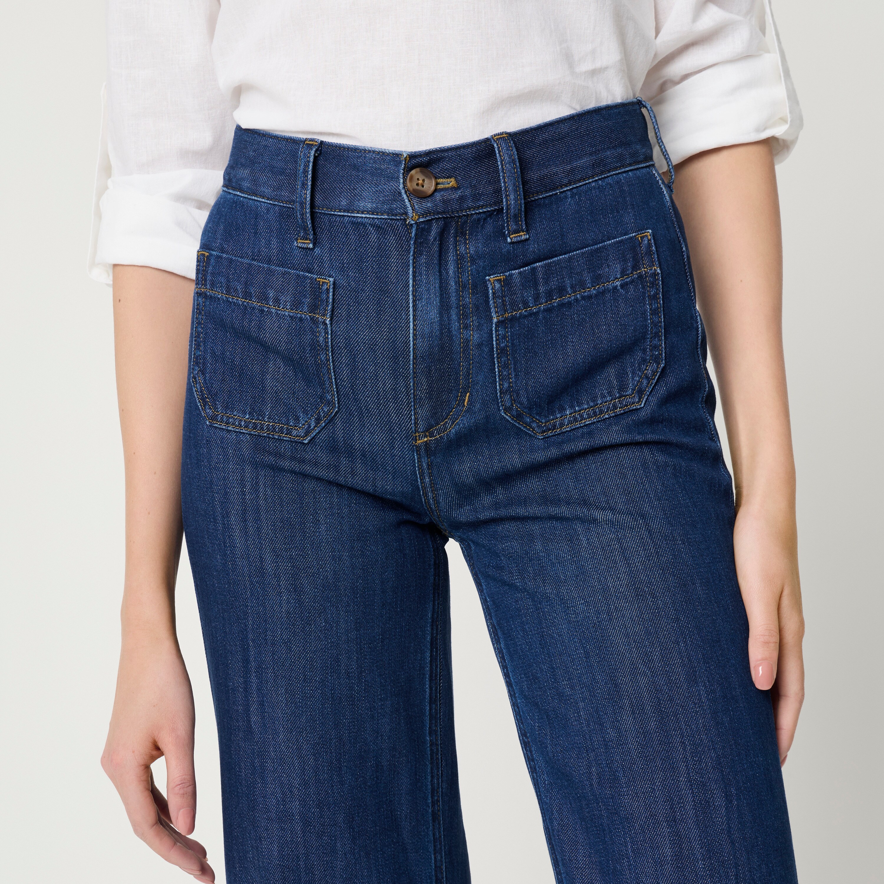 Light-feel Lizzie wide-leg jean