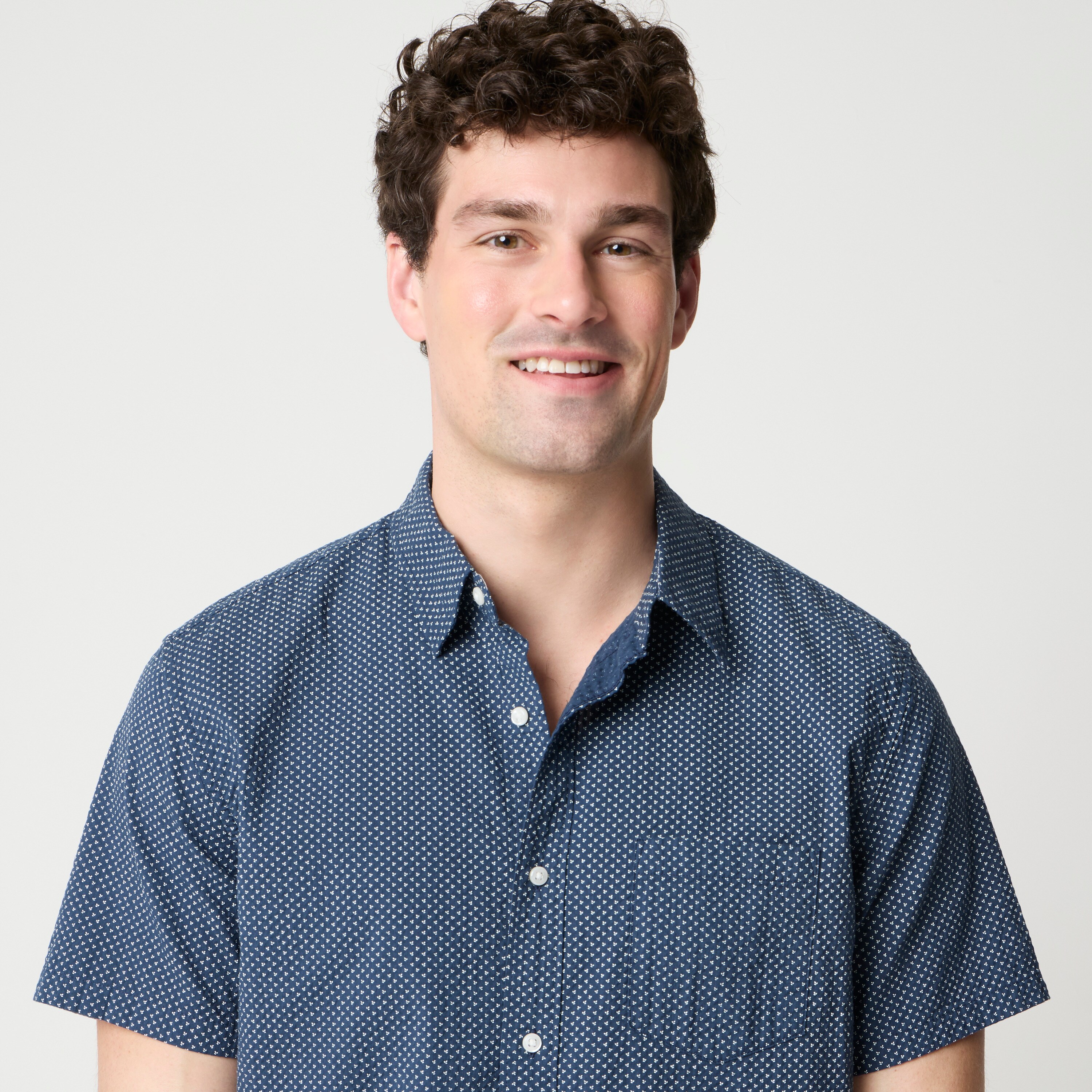 Short-sleeve printed seersucker shirt