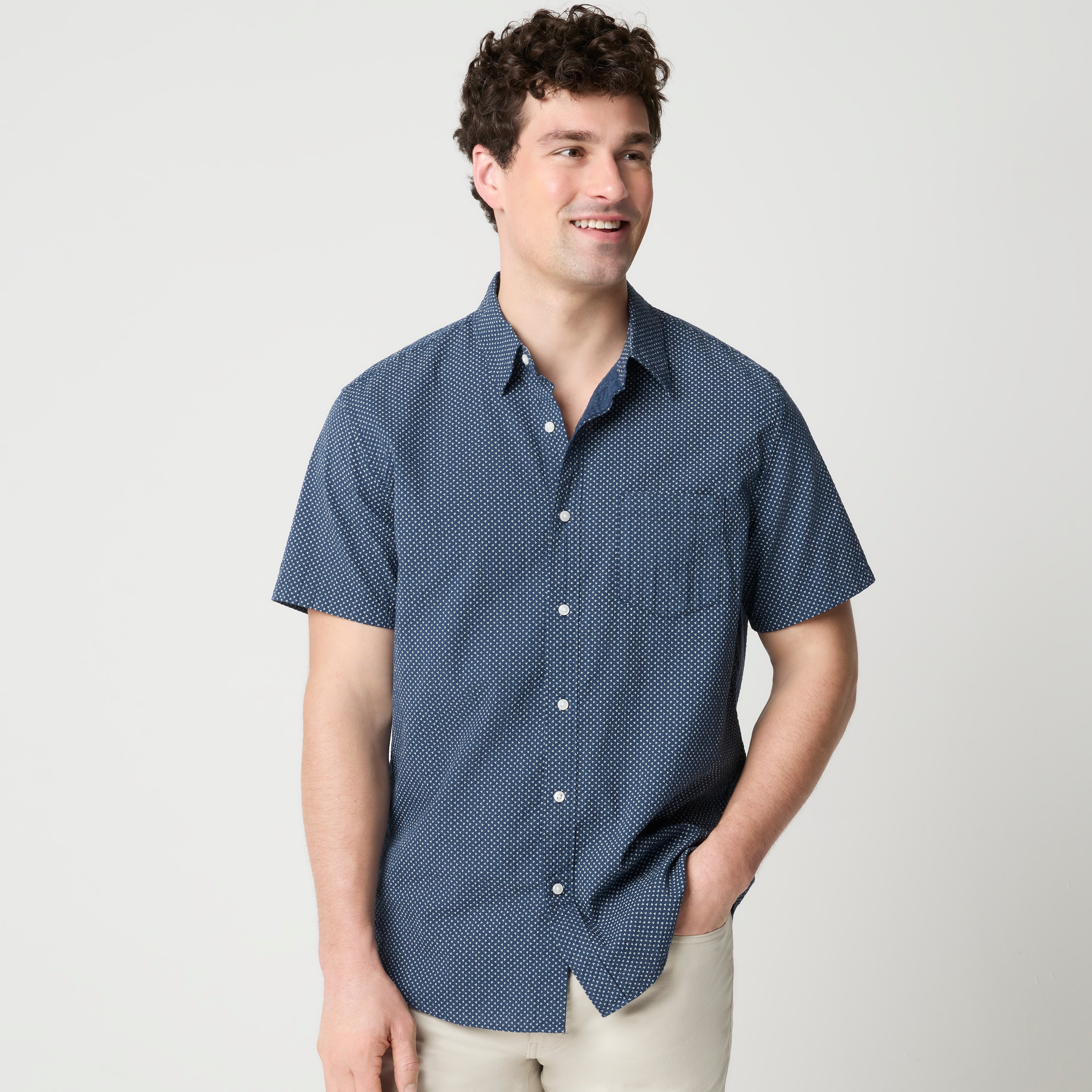 Short-sleeve printed seersucker shirt