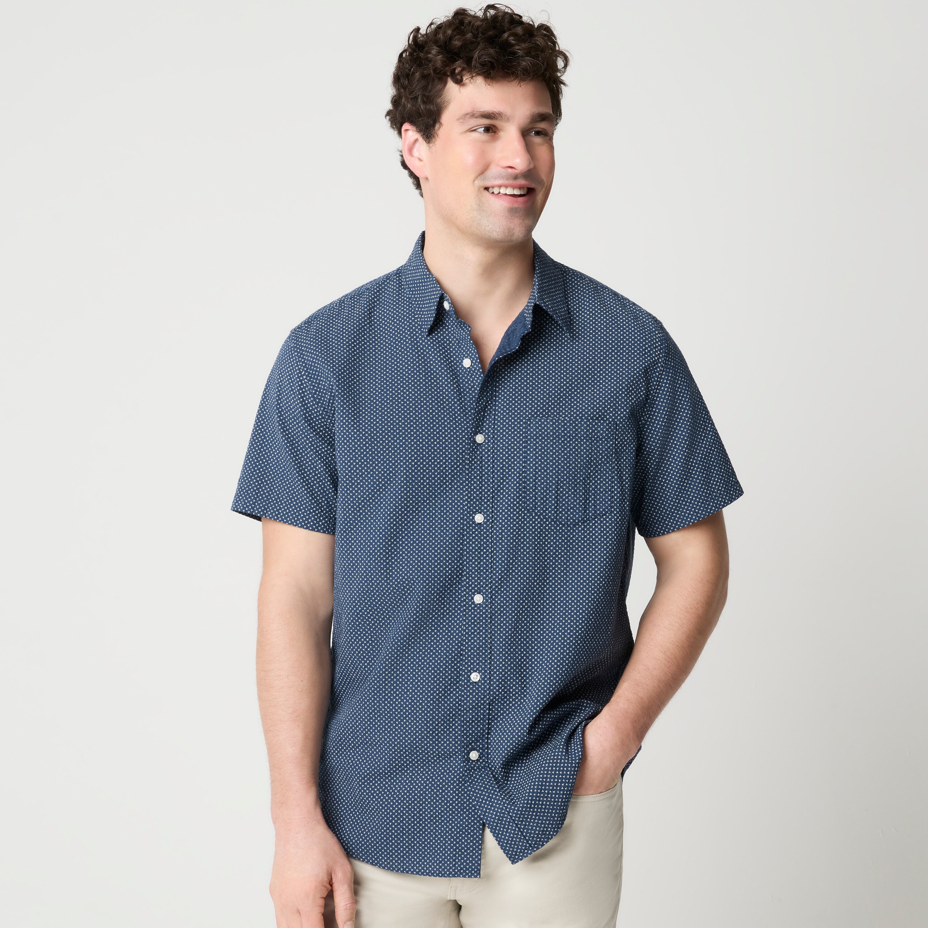 Short-sleeve printed seersucker shirt