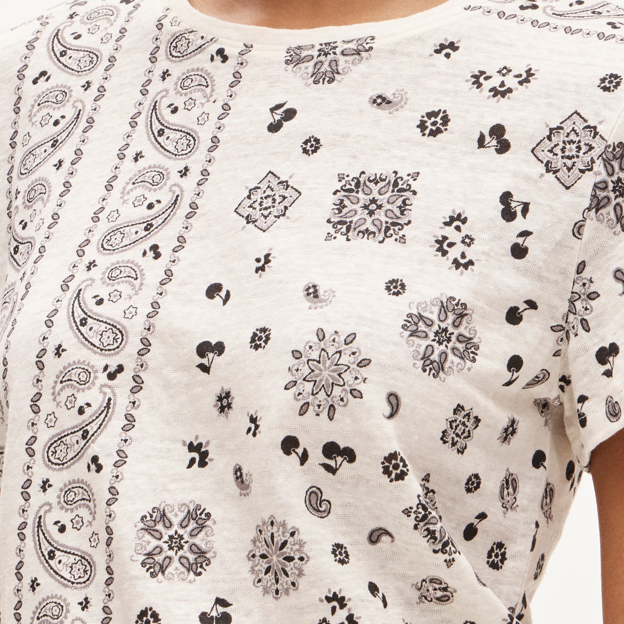 New relaxed linen T-shirt in bandana print
