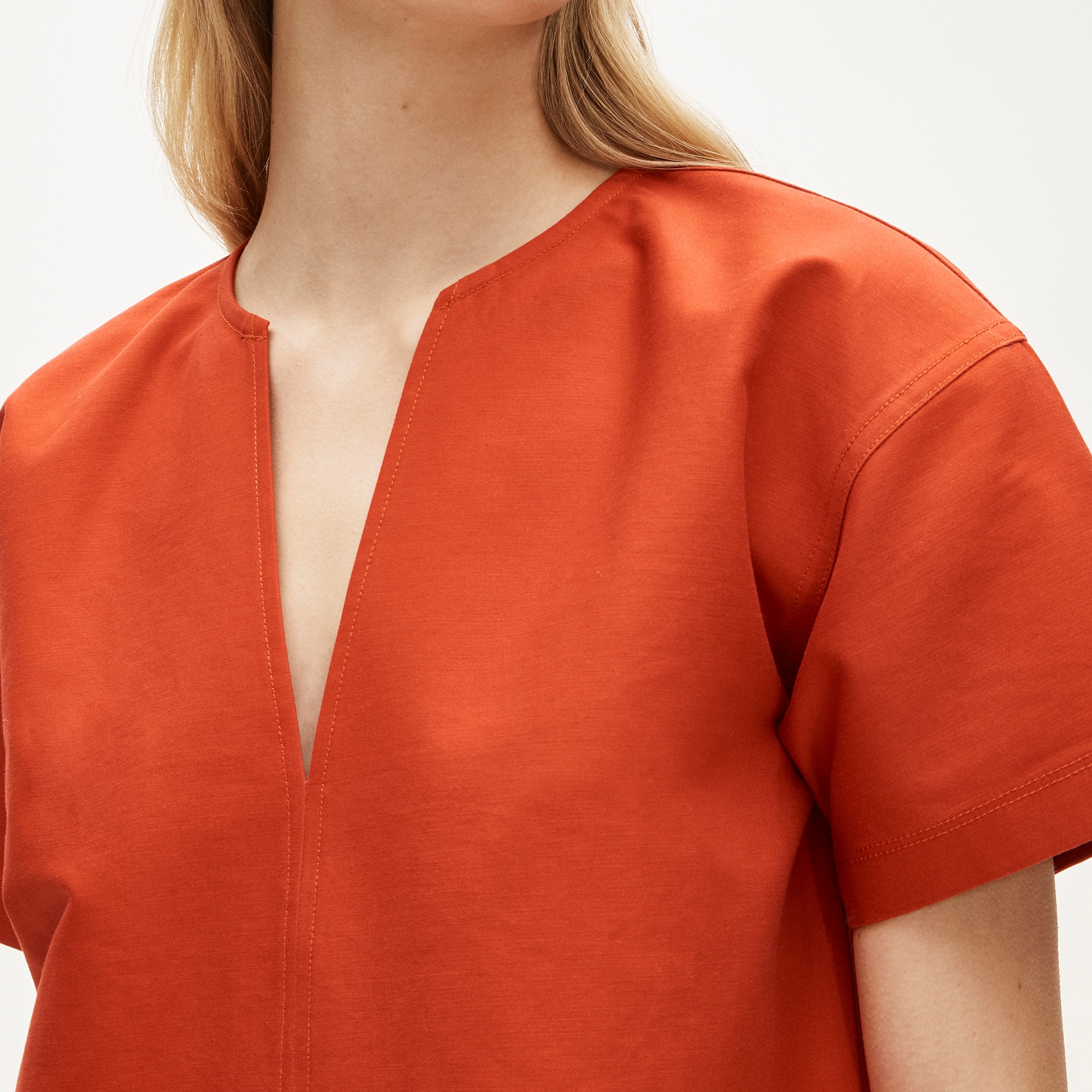 Patch-pocket pullover dress in structured cotton poplin - image 3