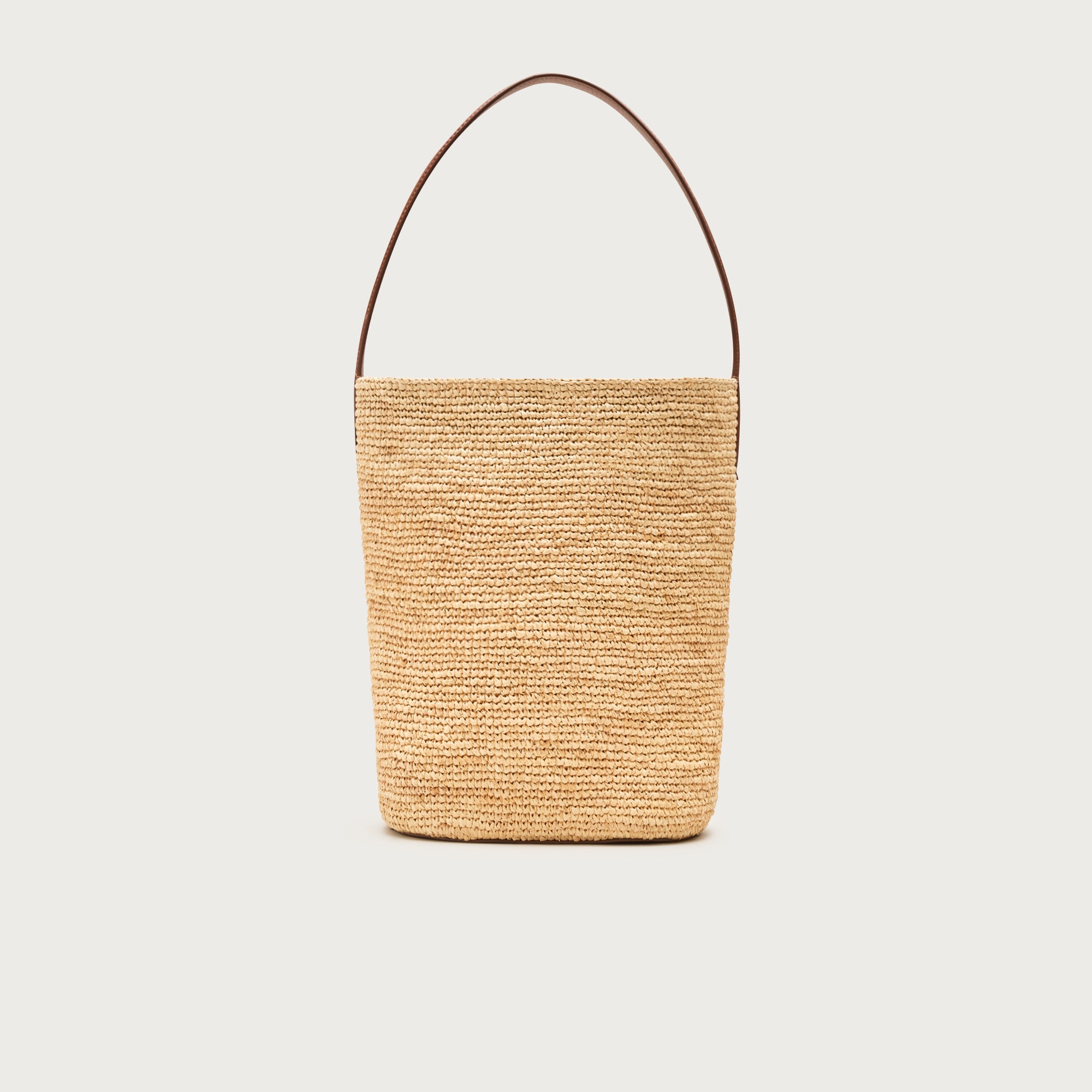 Berkeley handknotted bucket bag in raffia