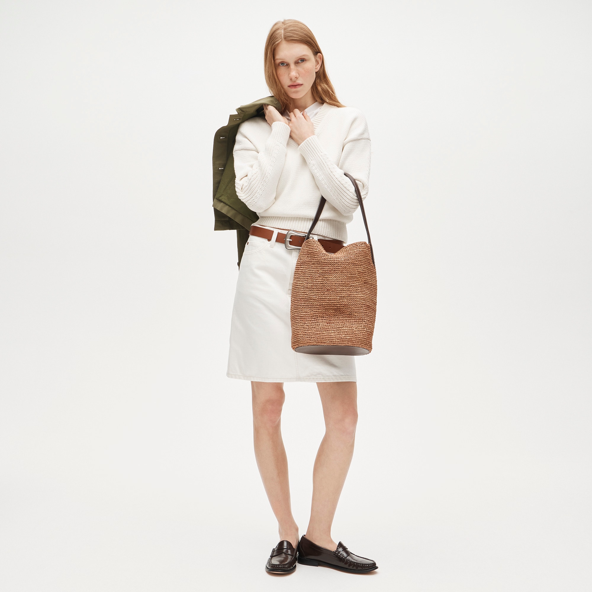 Berkeley handknotted bucket bag in raffia