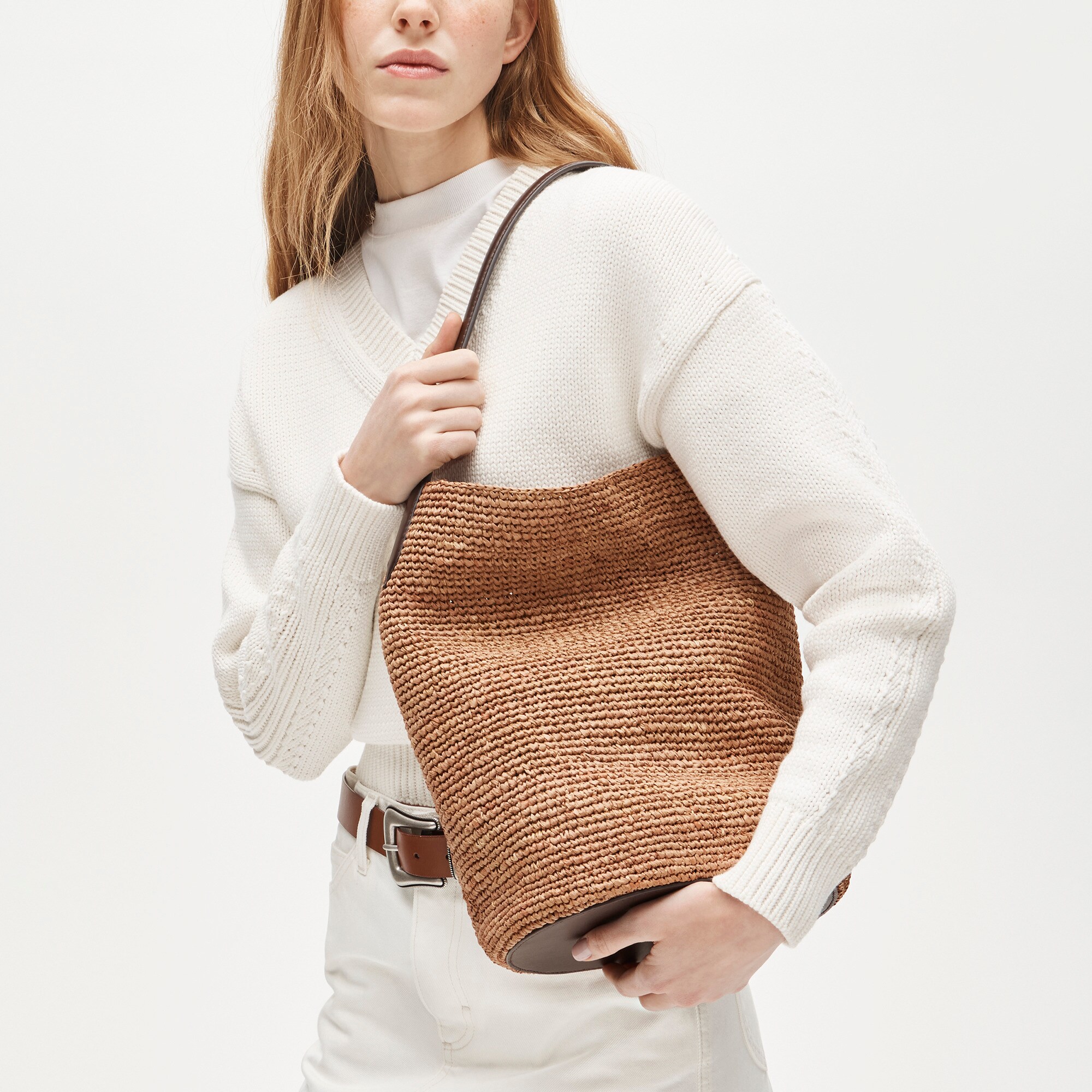  Berkeley handknotted bucket bag in raffia