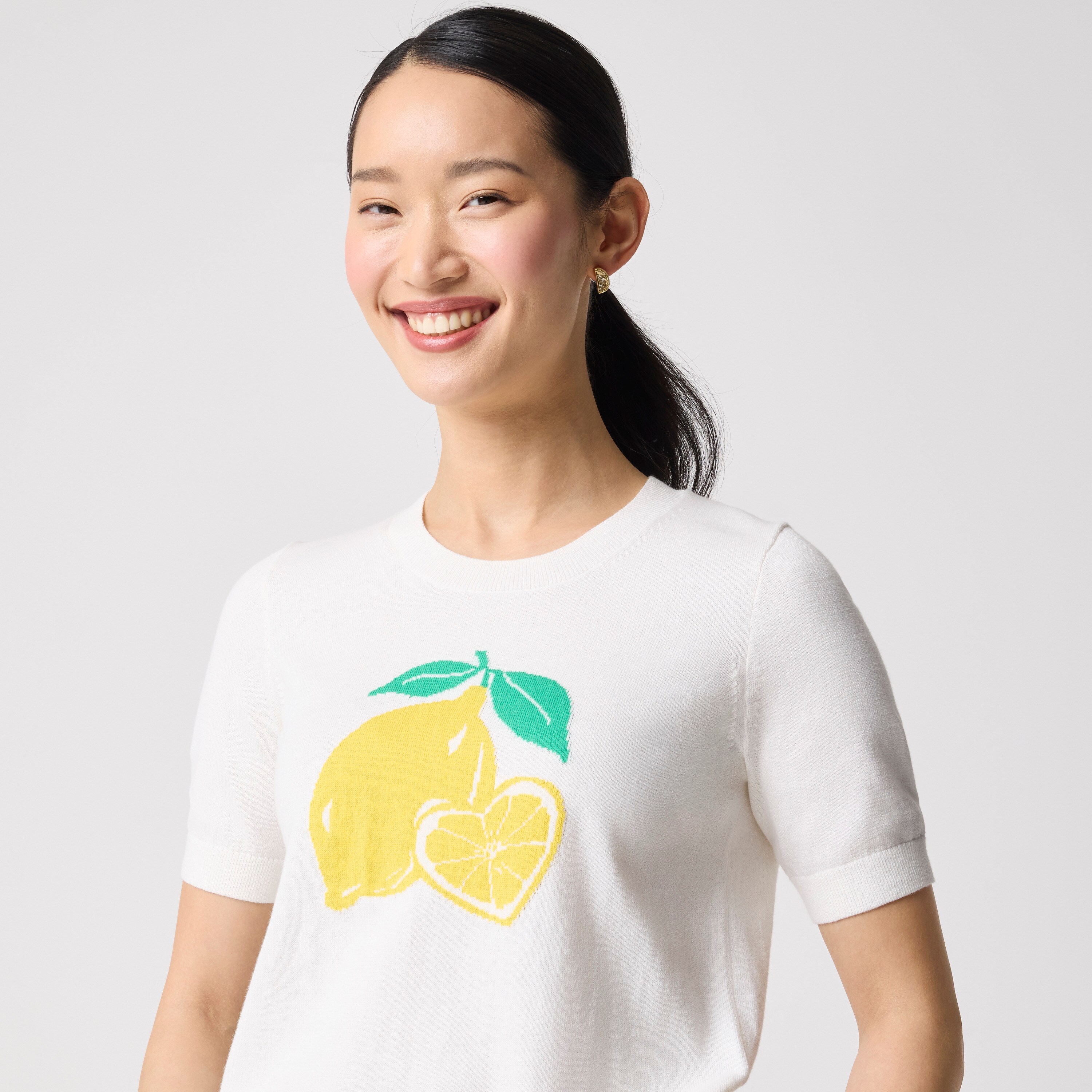 Short-sleeve lemon crewneck sweater