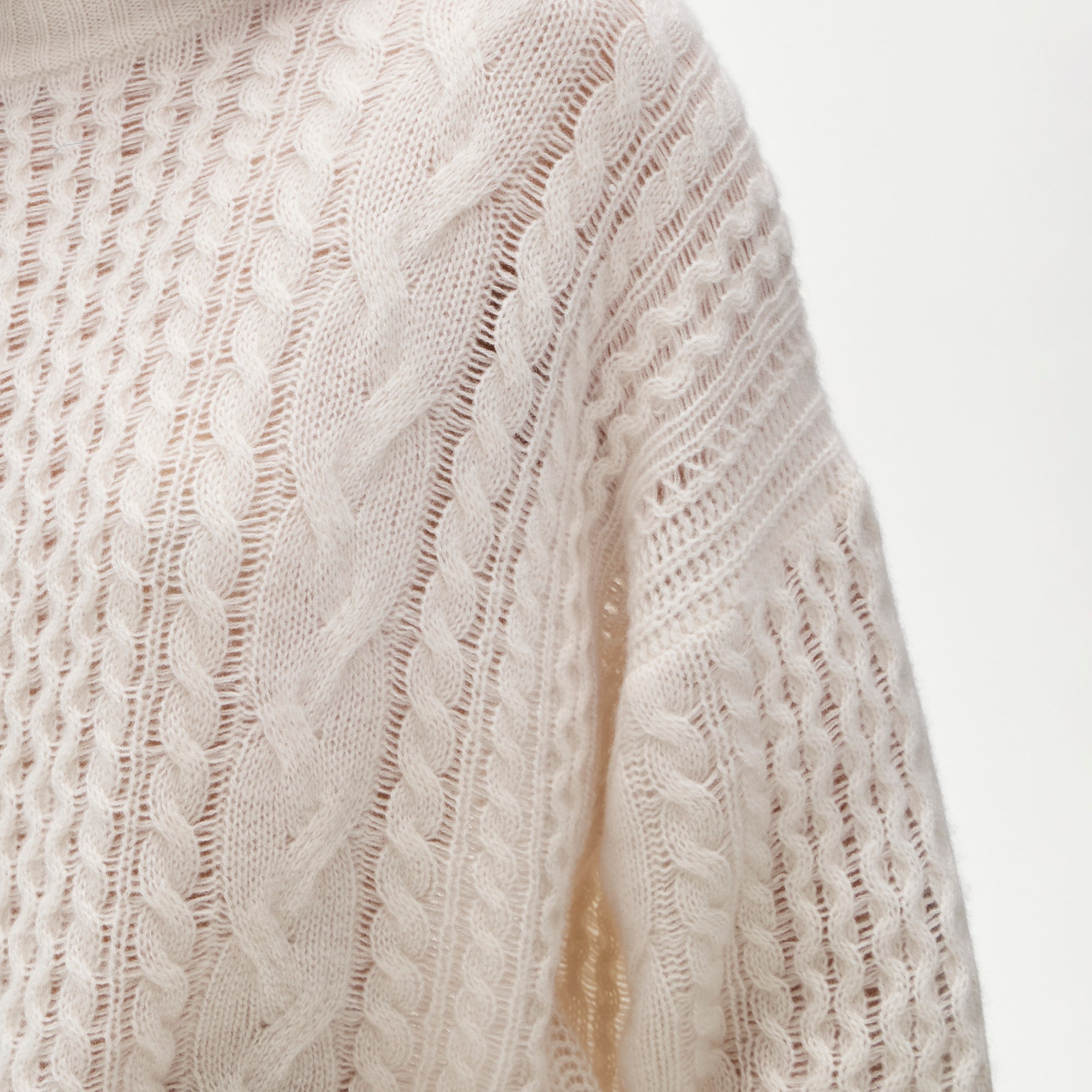 Cashmere cable-knit blouson-sleeve sweater