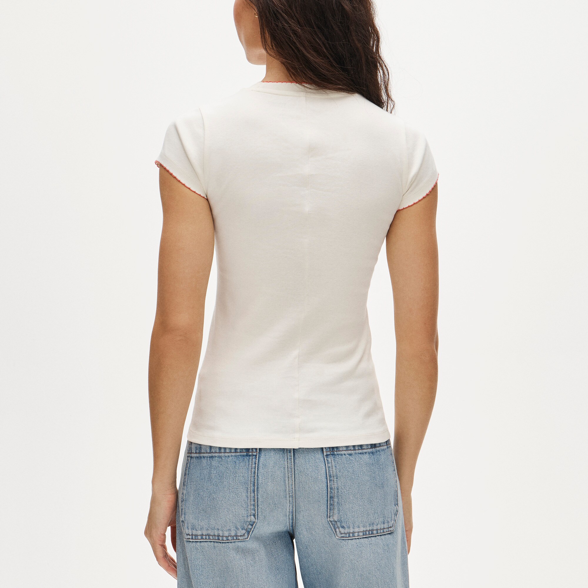 Perfect-fit crewneck T-shirt with flower embroidery