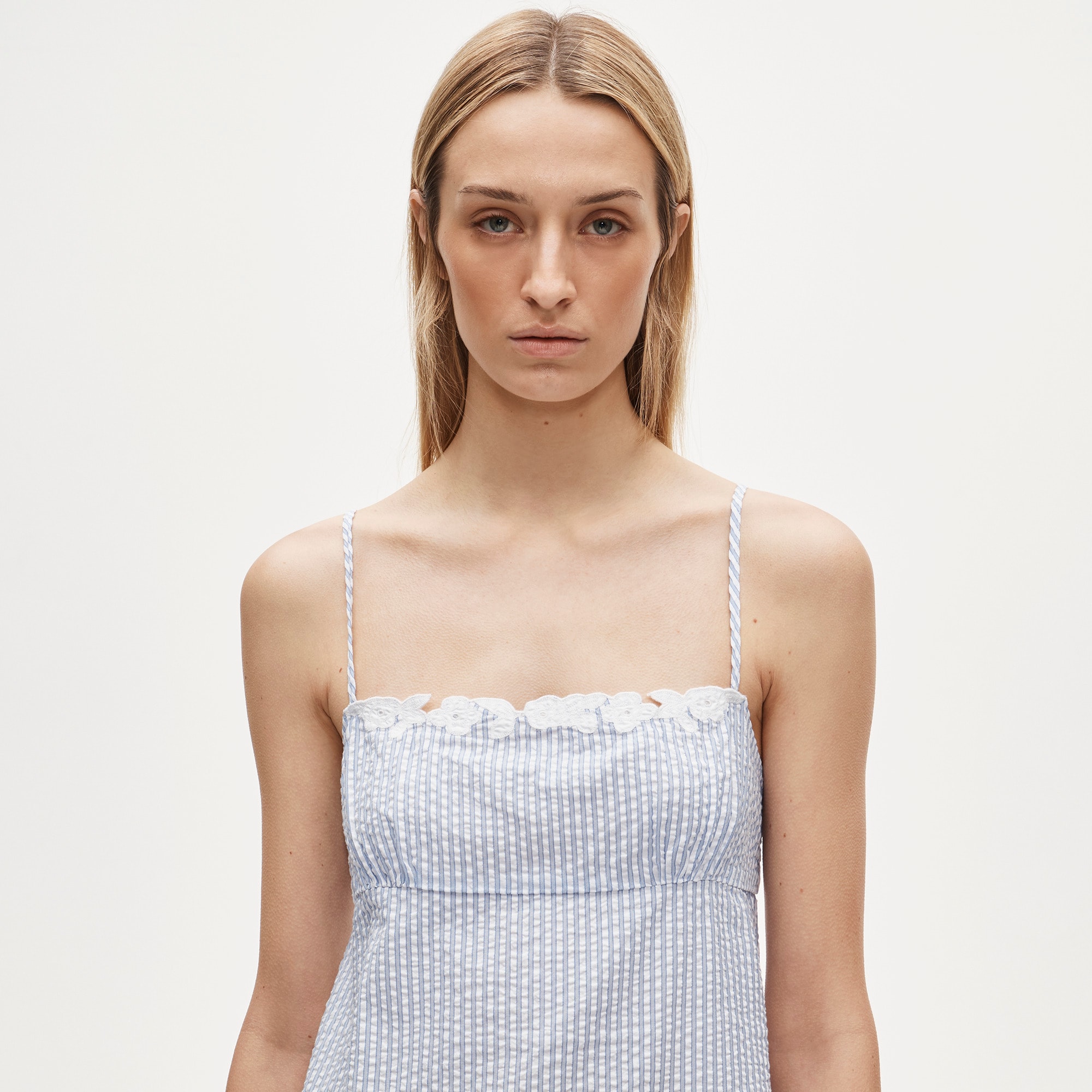 Lace-trim nightgown in seersucker - image 3
