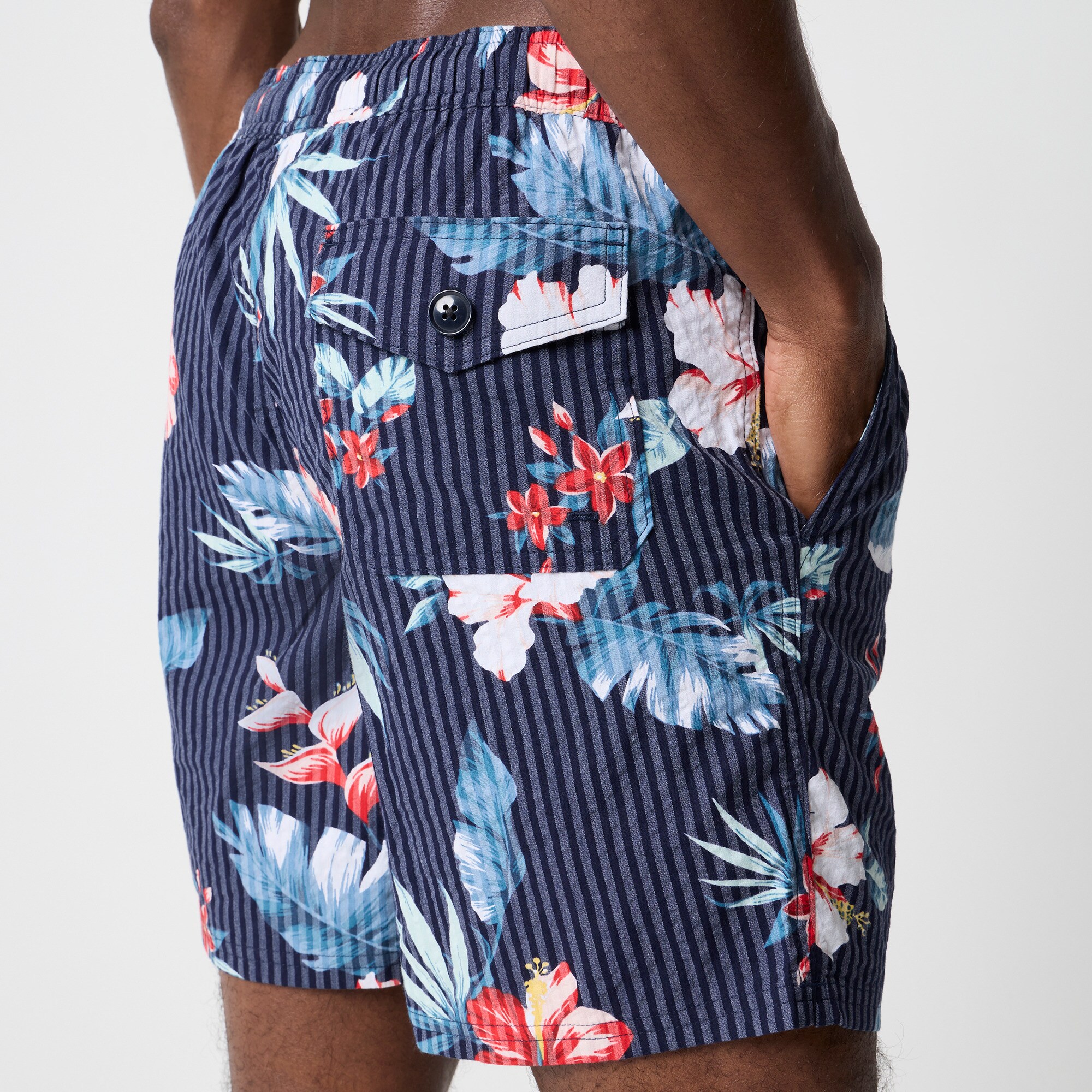 7" mesh-lined swim trunk