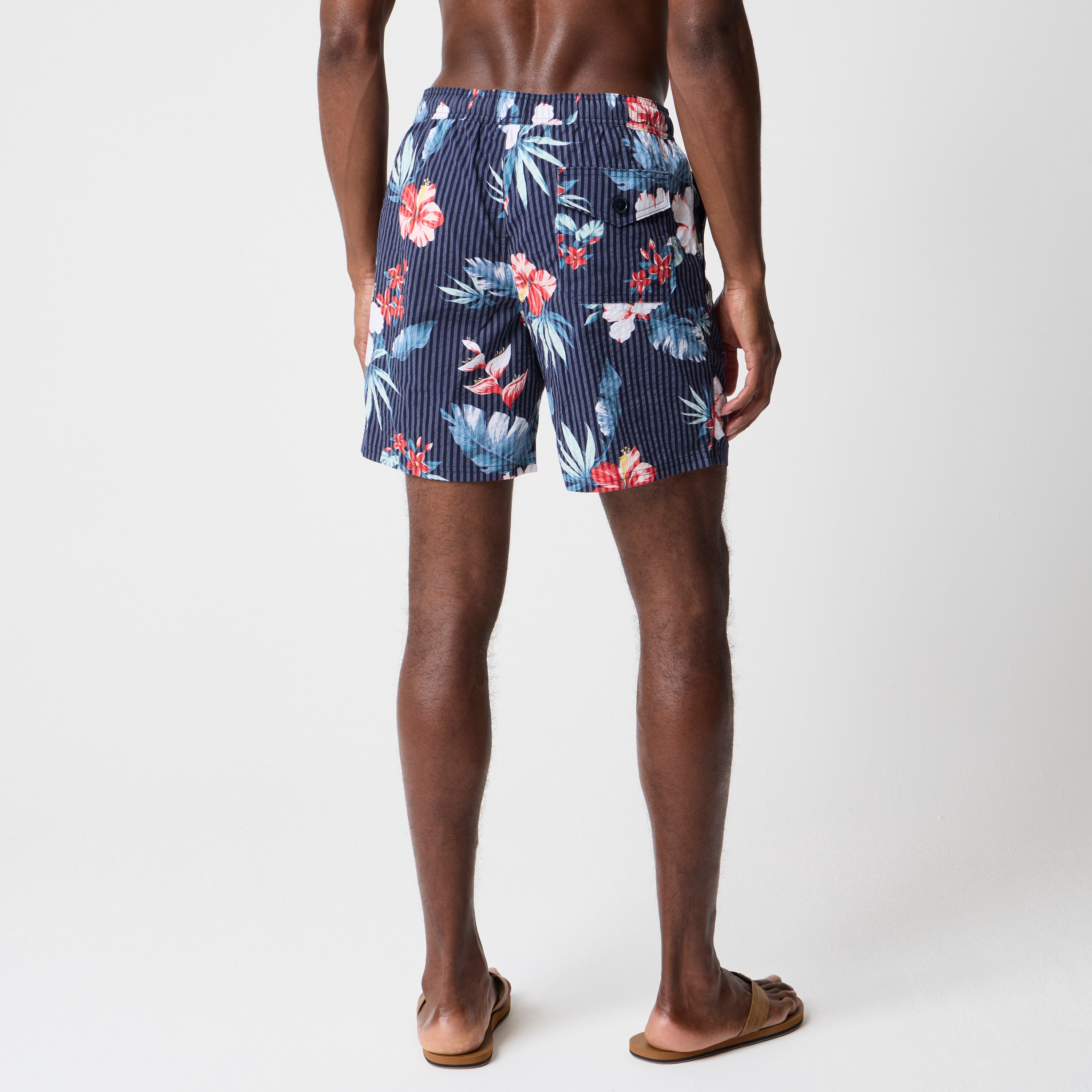 7" mesh-lined swim trunk