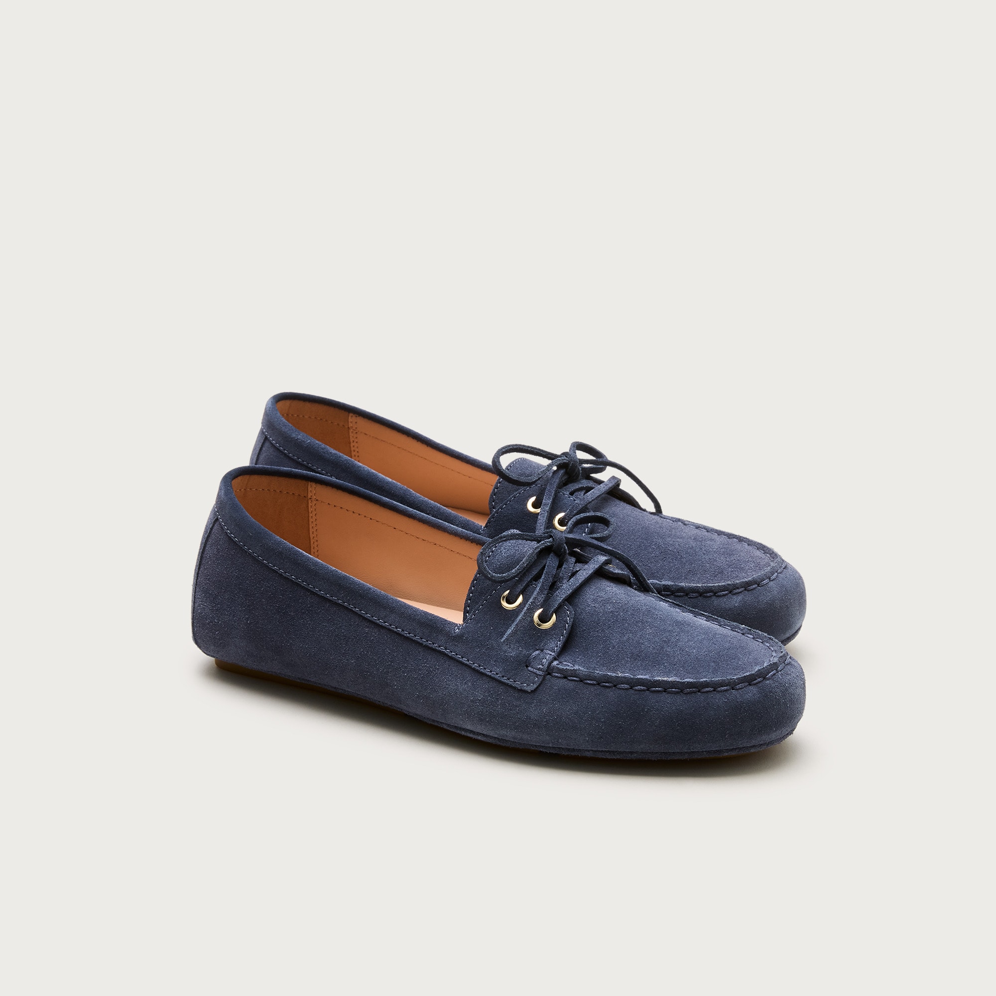 Driving loafers in suede with two sets of laces