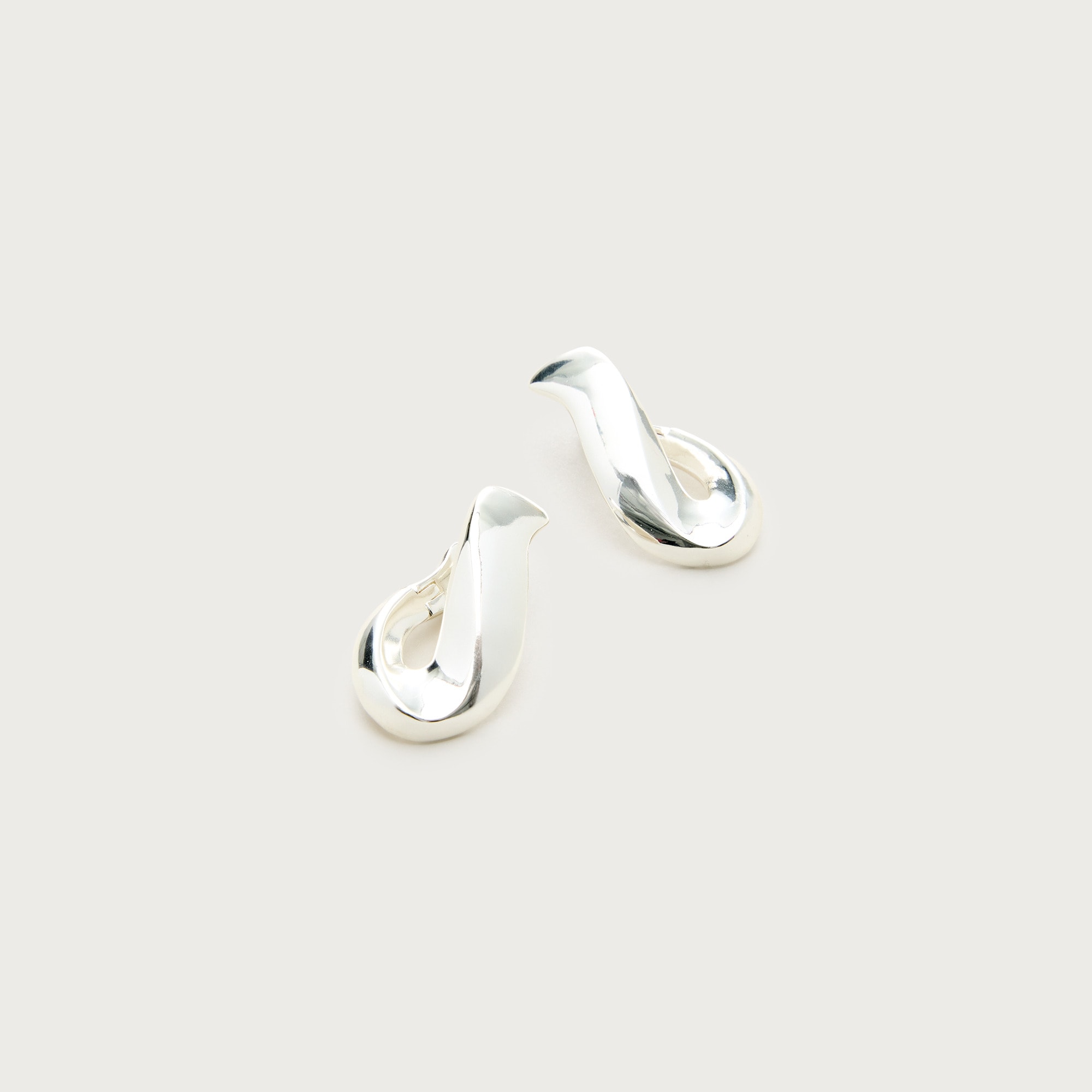 Twisted hoop earrings