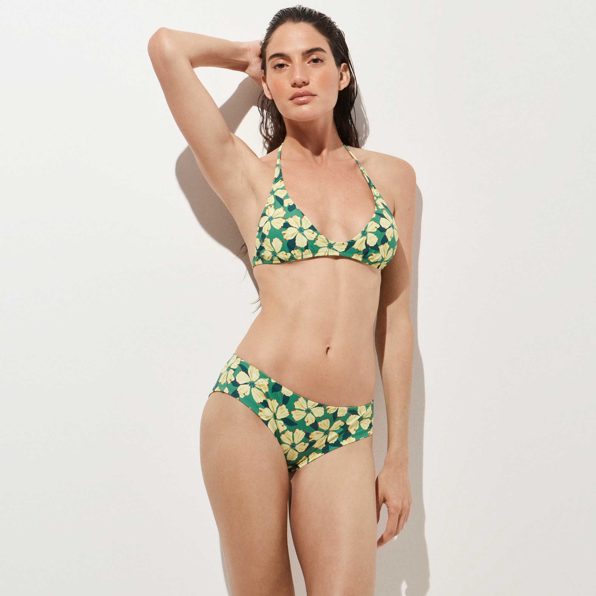 Brief bikini bottom in tropical floral